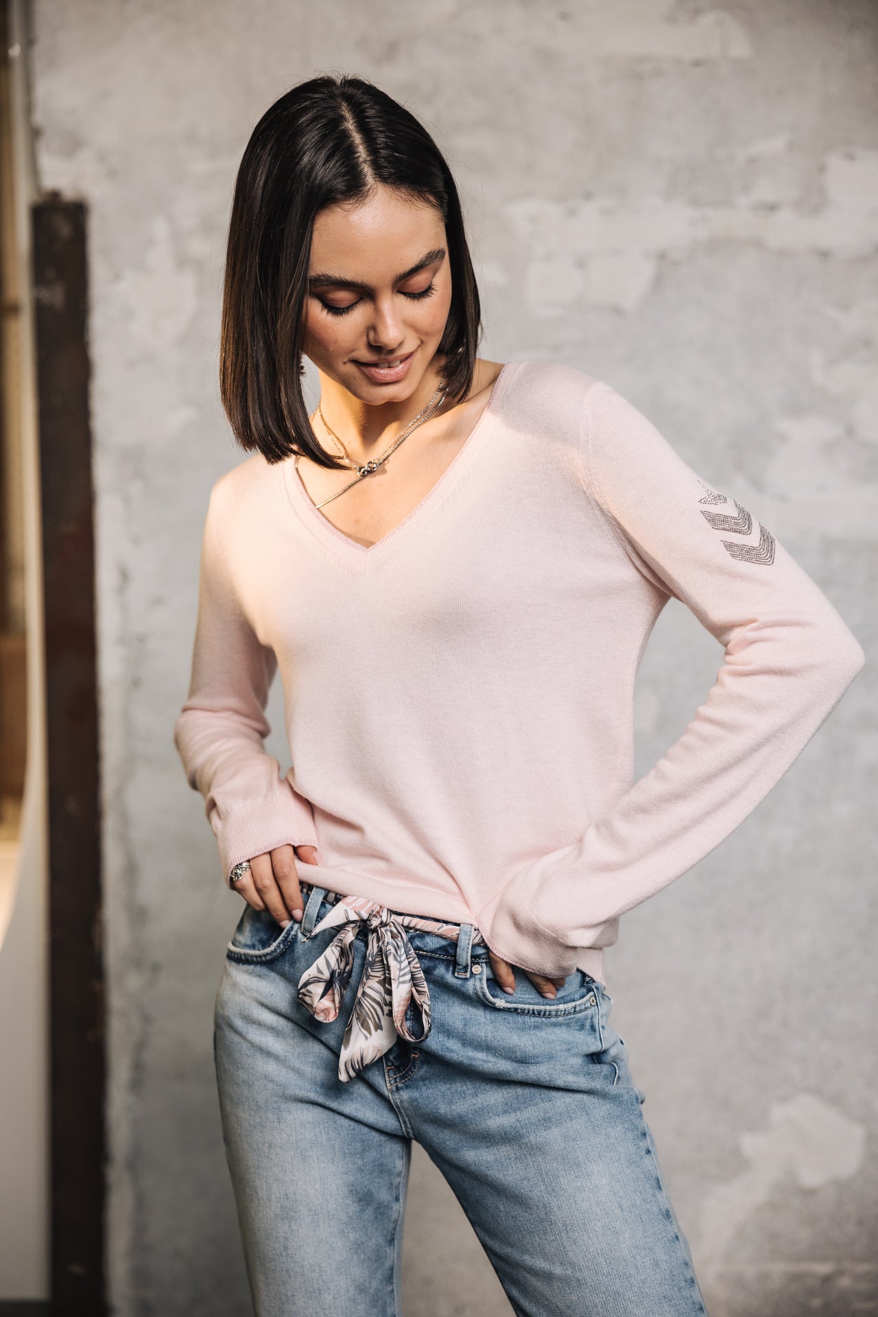 

Fitted V-neck sweater Woman Preem light pink | Freeman T. Porter