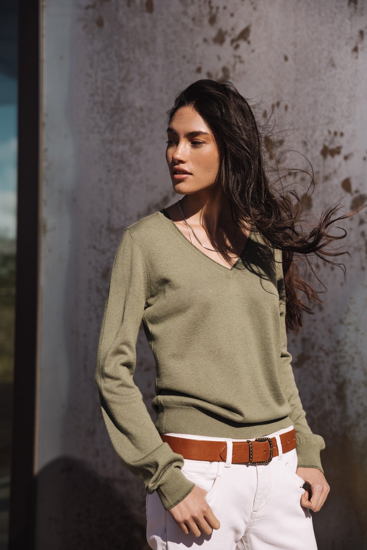

Pull ajusté col V Femme Preem khaki | Freeman T. Porter