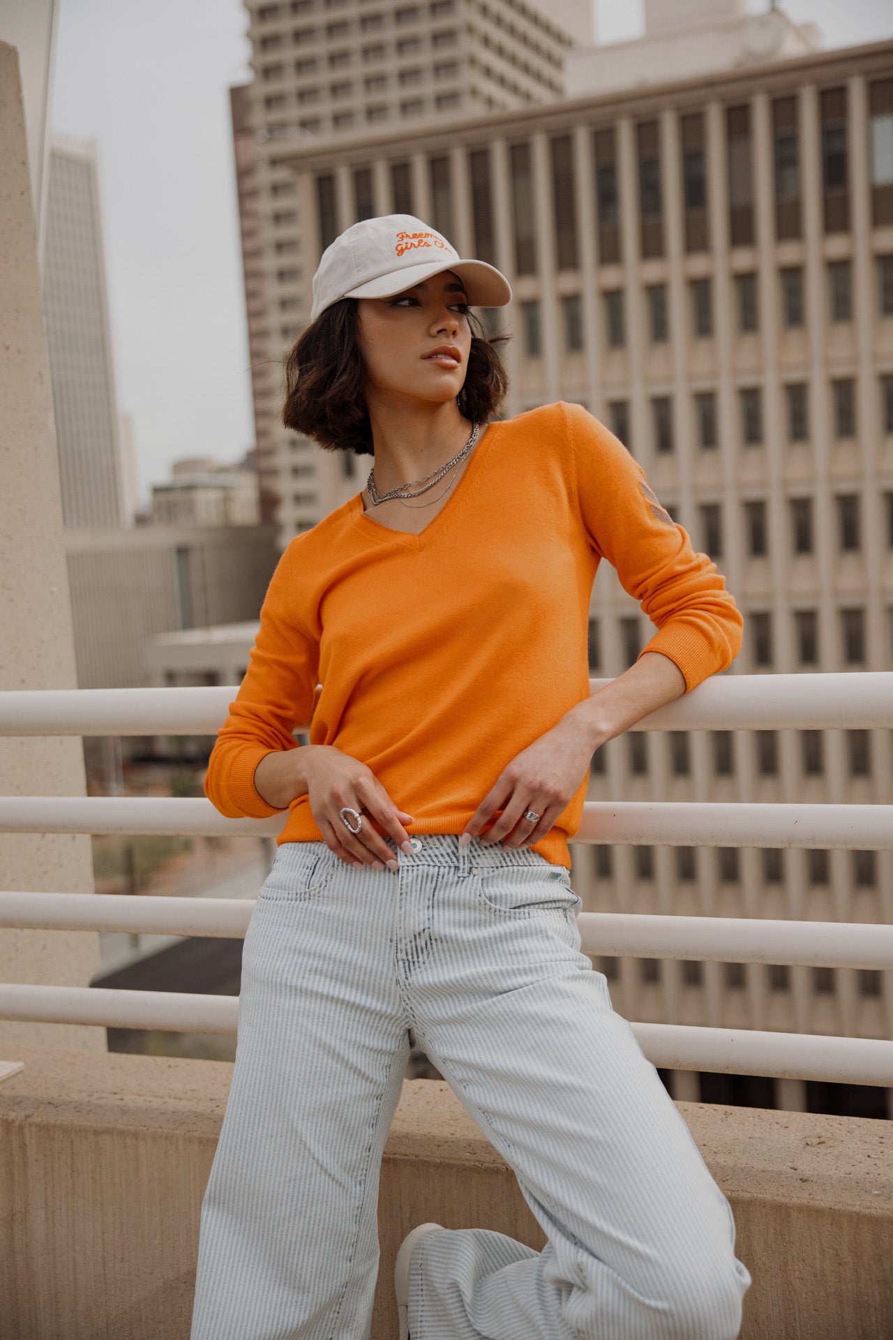 femme pull orange