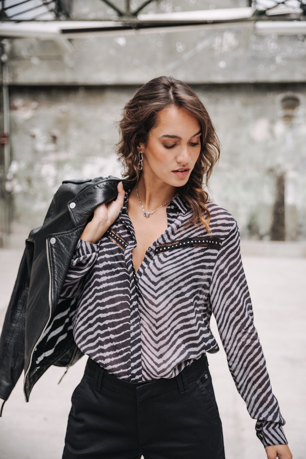 
              

Top bretelles Mujer Crizia Equino grey | Freeman T. Porter
            