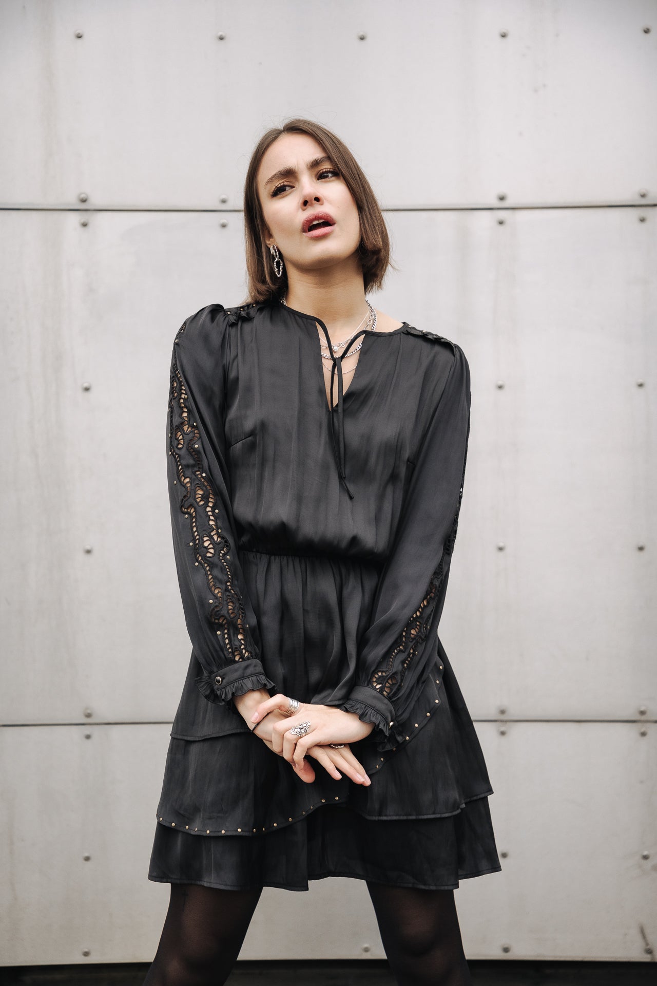 
              

Robe satinée avec broderie et studs Femme Roenie Lace black | Freeman T. Porter
            