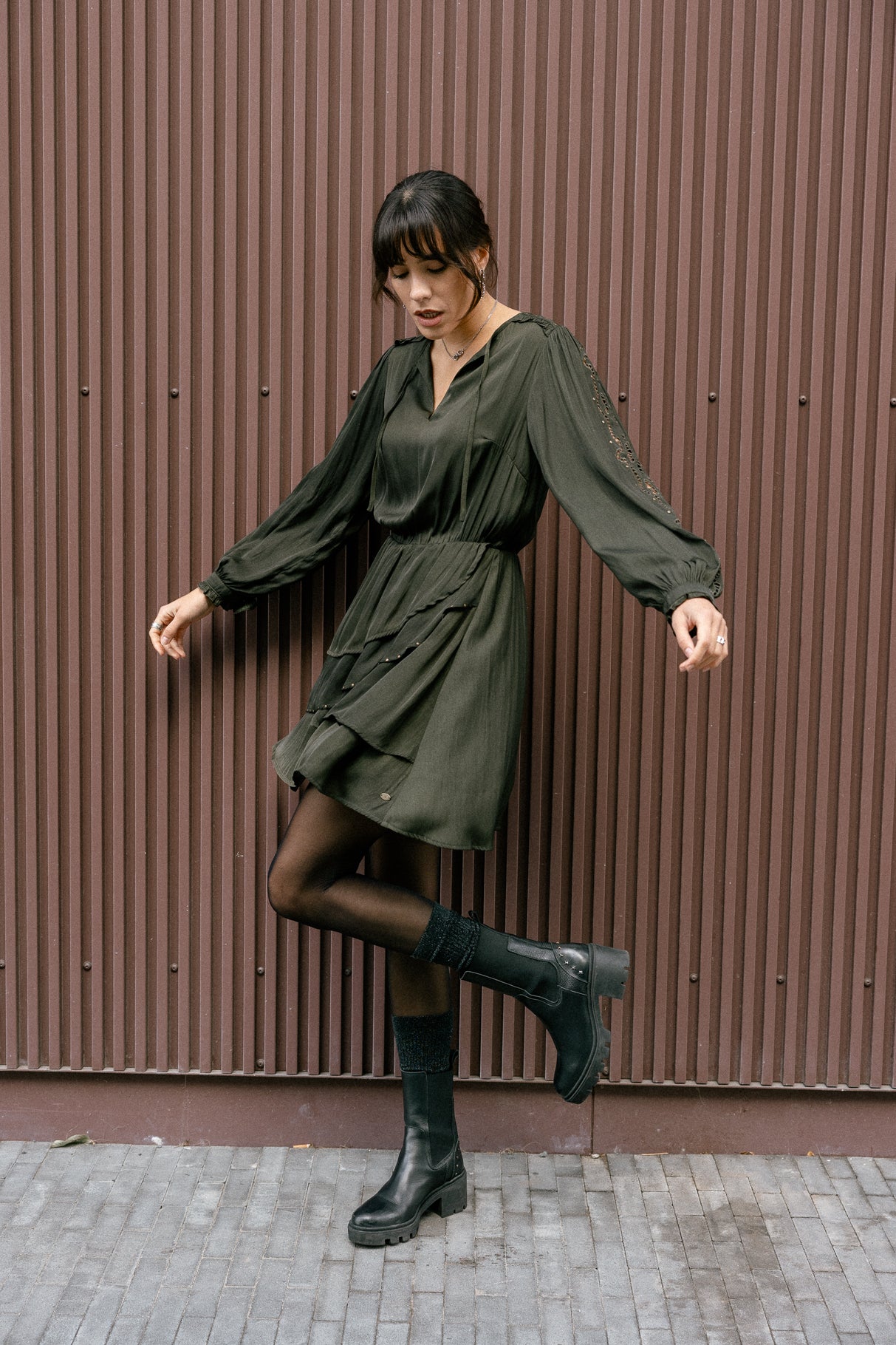 
              

Robe satinée avec broderie et studs Femme Roenie Lace forest night | Freeman T. Porter
            