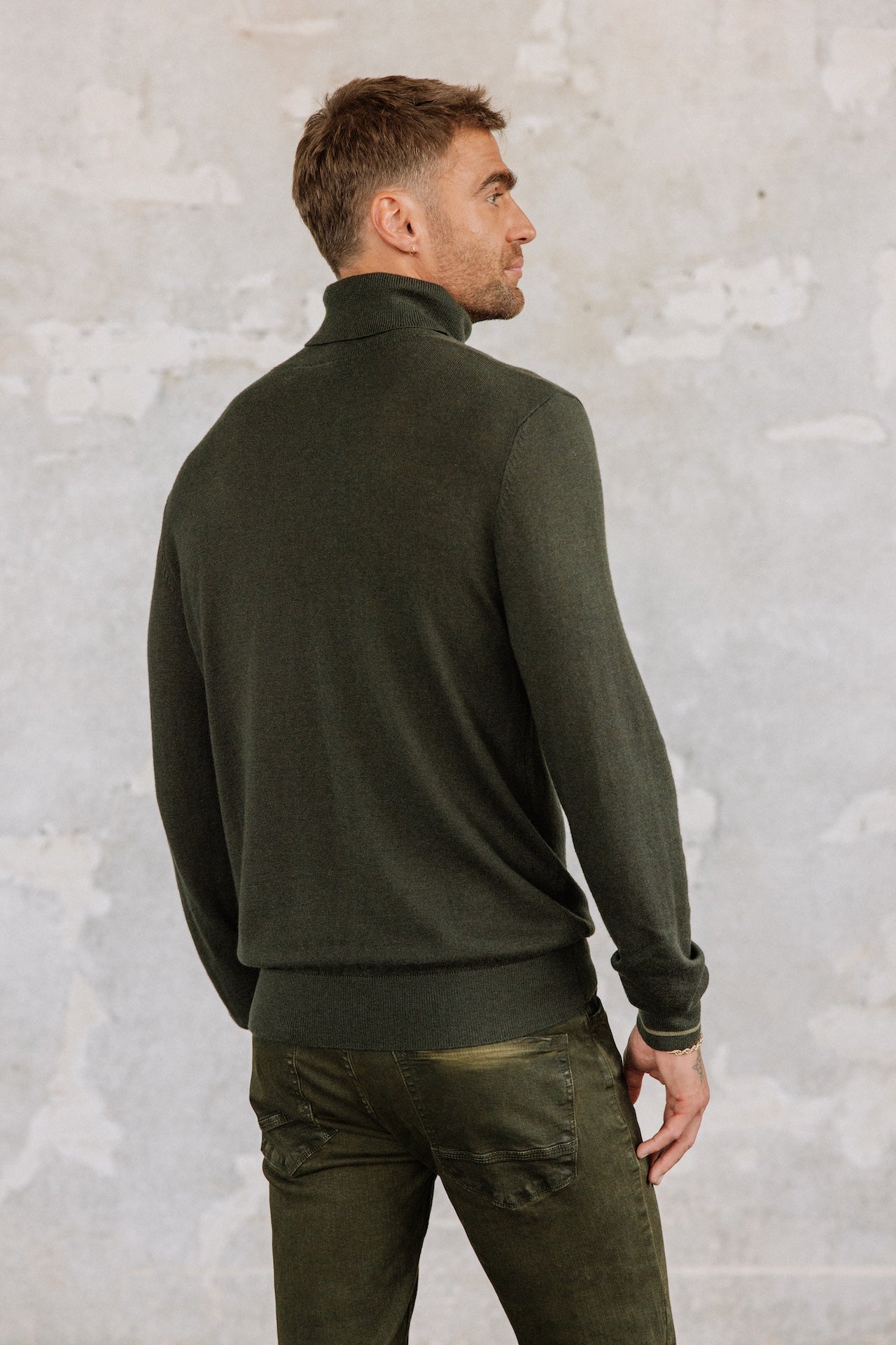 

Pull col roulé Hombres Romeo Nacka olive night | Freeman T. Porter