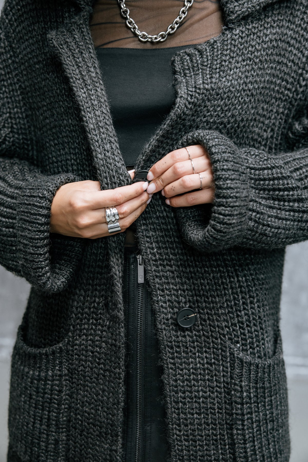 

Lange Strickjacke Damen Cordie dark grey melange | Freeman T. Porter