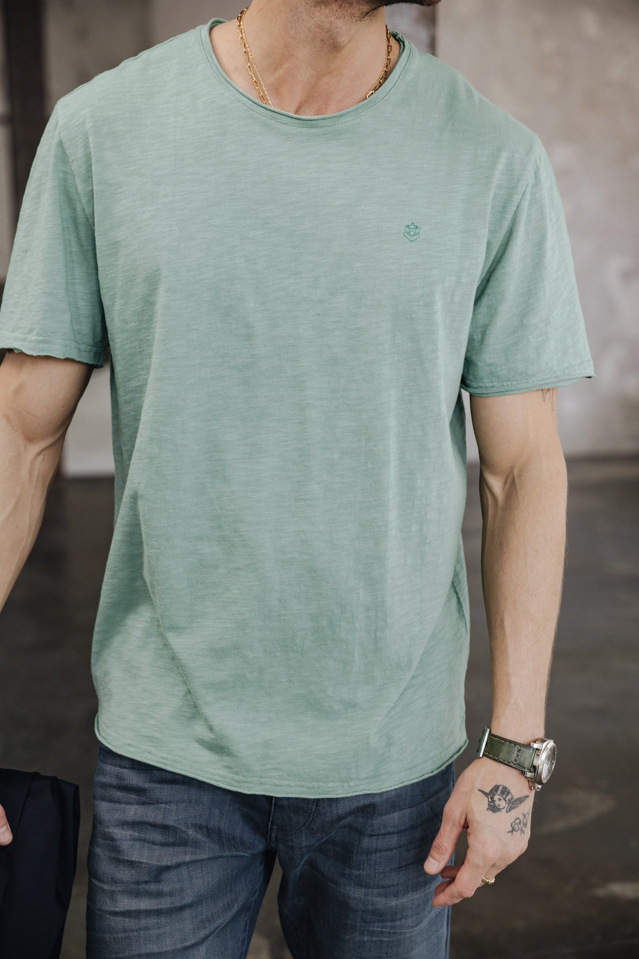 

Camiseta bordada Hombres Chuck Kansas feldspar | Freeman T. Porter