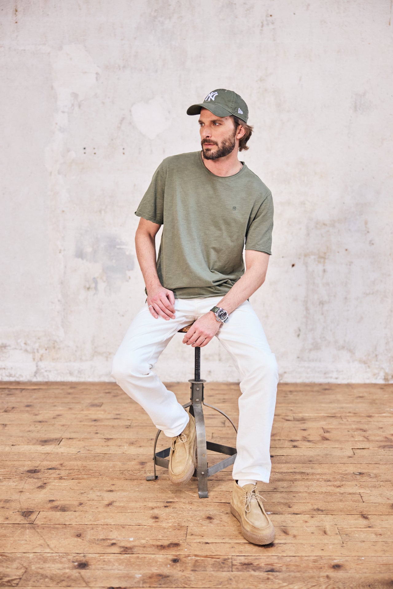 

Embroidered T-shirt Men Chuck Kansas deep lichen green | Freeman T. Porter