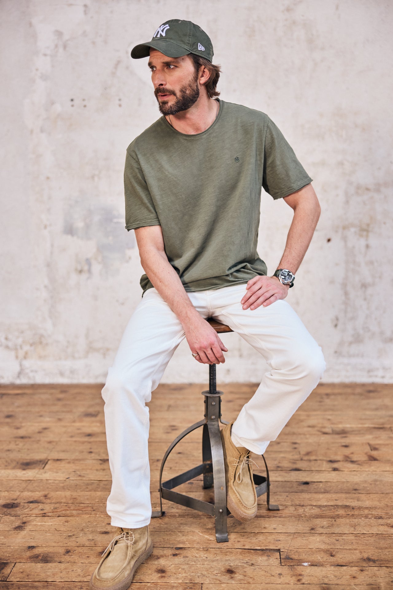 

Embroidered T-shirt Men Chuck Kansas deep lichen green | Freeman T. Porter