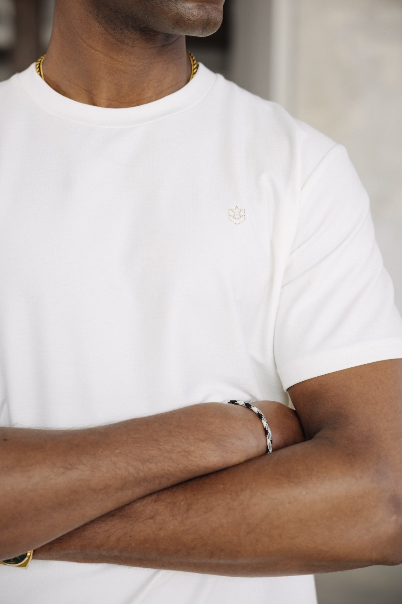 

Embroidered T-shirt Men Chuck Frill off white | Freeman T. Porter