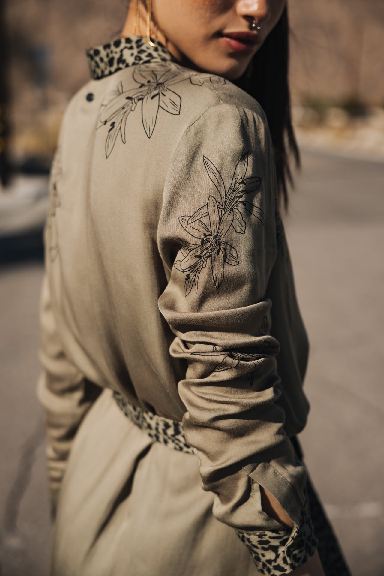 

Shirt dress leo details Woman Ravissa Sahara Trip deep lichen green | Freeman T. Porter