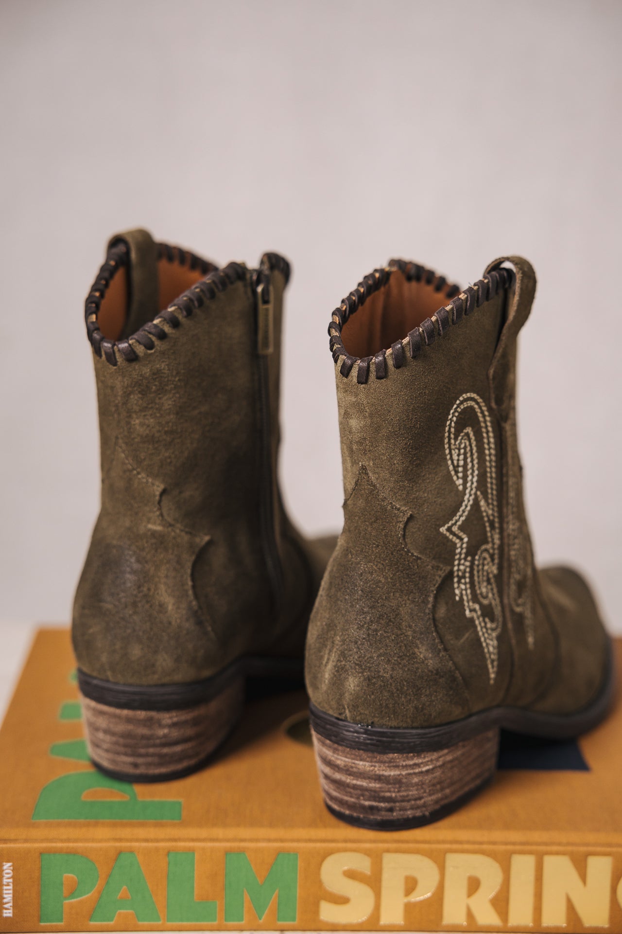 

Suede boots Woman Laurene Suede Embro olive | Freeman T. Porter