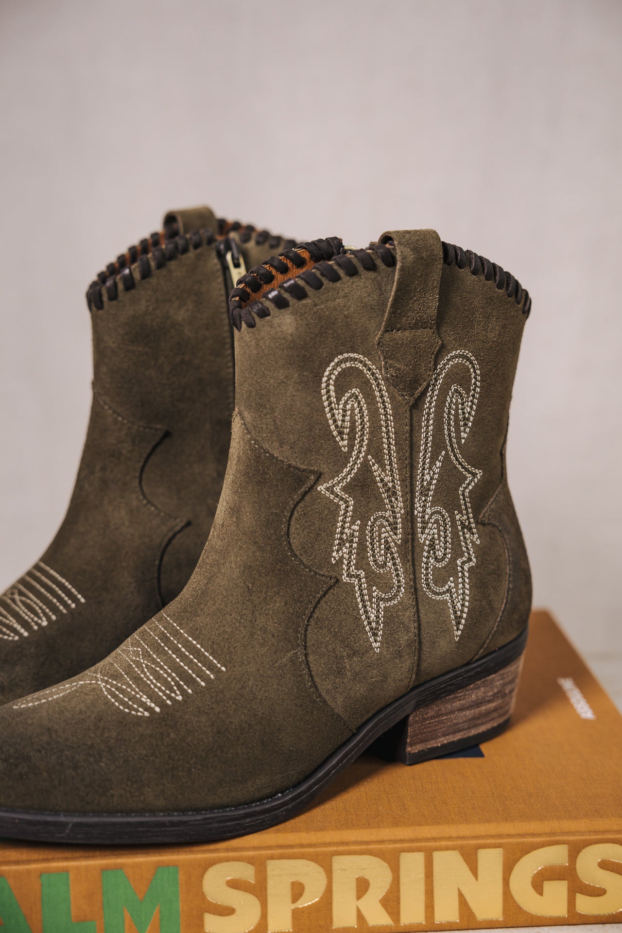 

Suede boots Woman Laurene Suede Embro olive | Freeman T. Porter