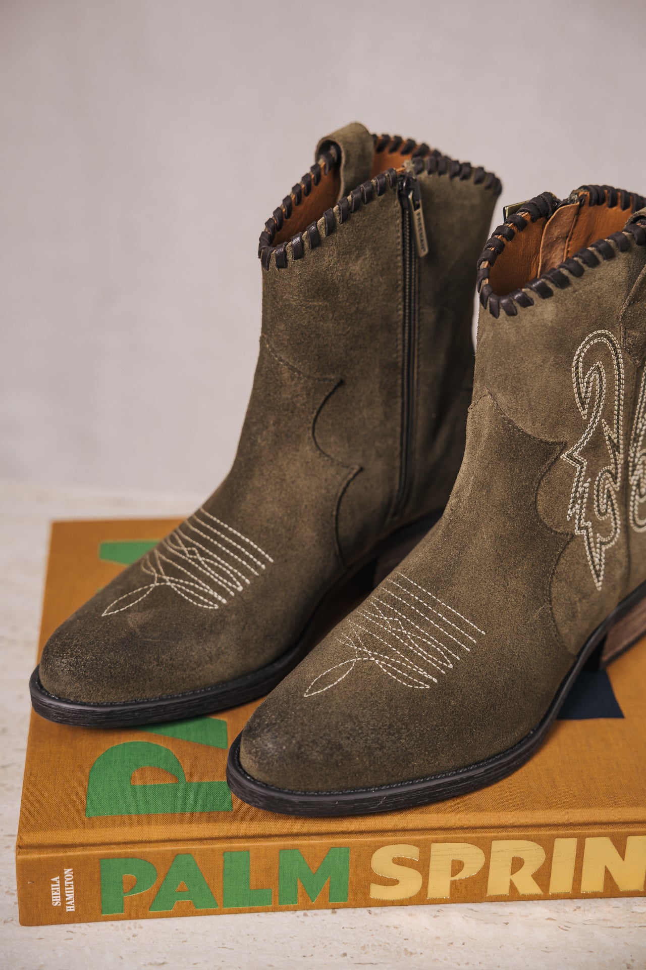 

Suede boots Woman Laurene Suede Embro olive | Freeman T. Porter