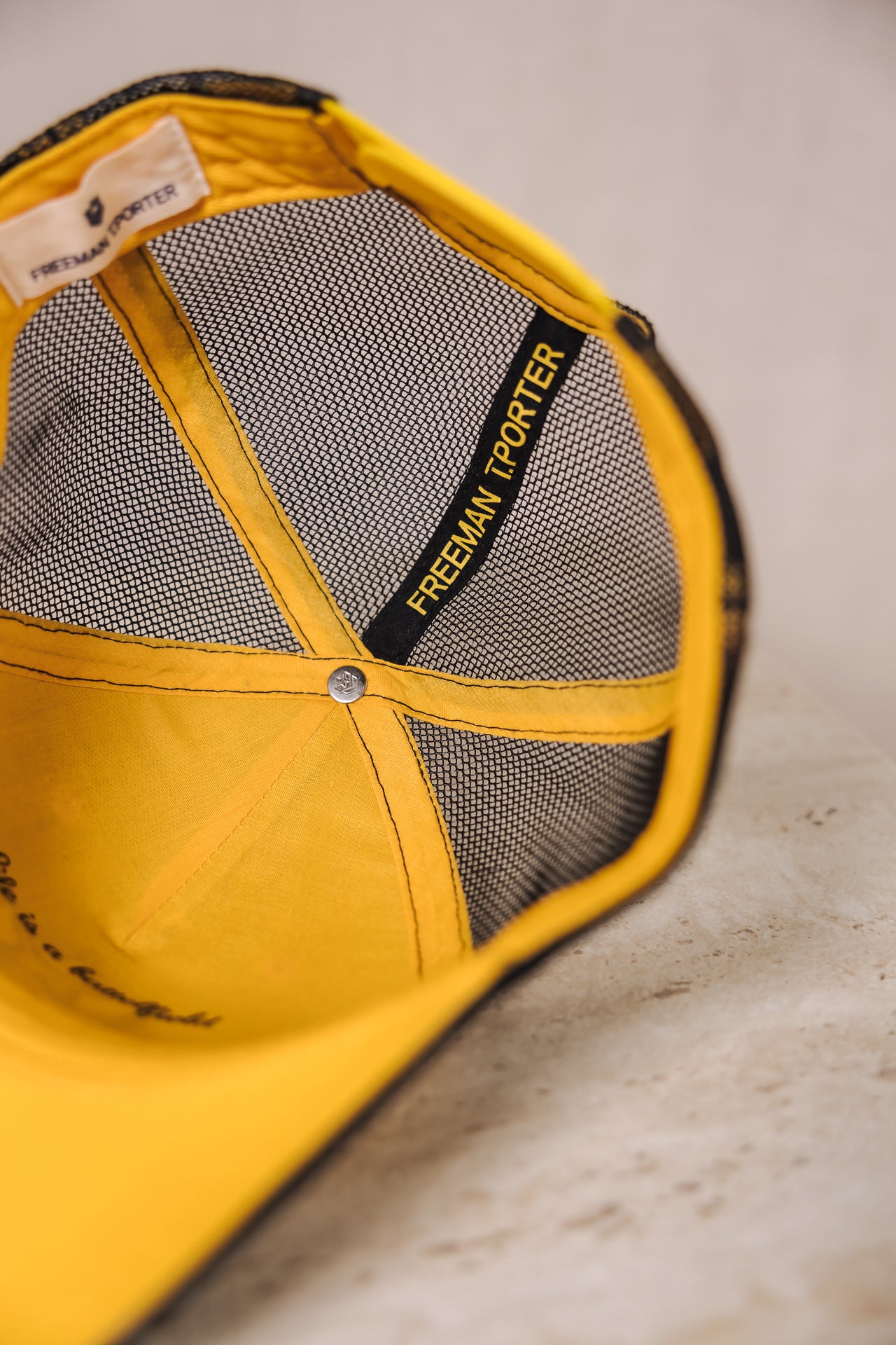 

Mütze Mann Micky yellow | Freeman T. Porter