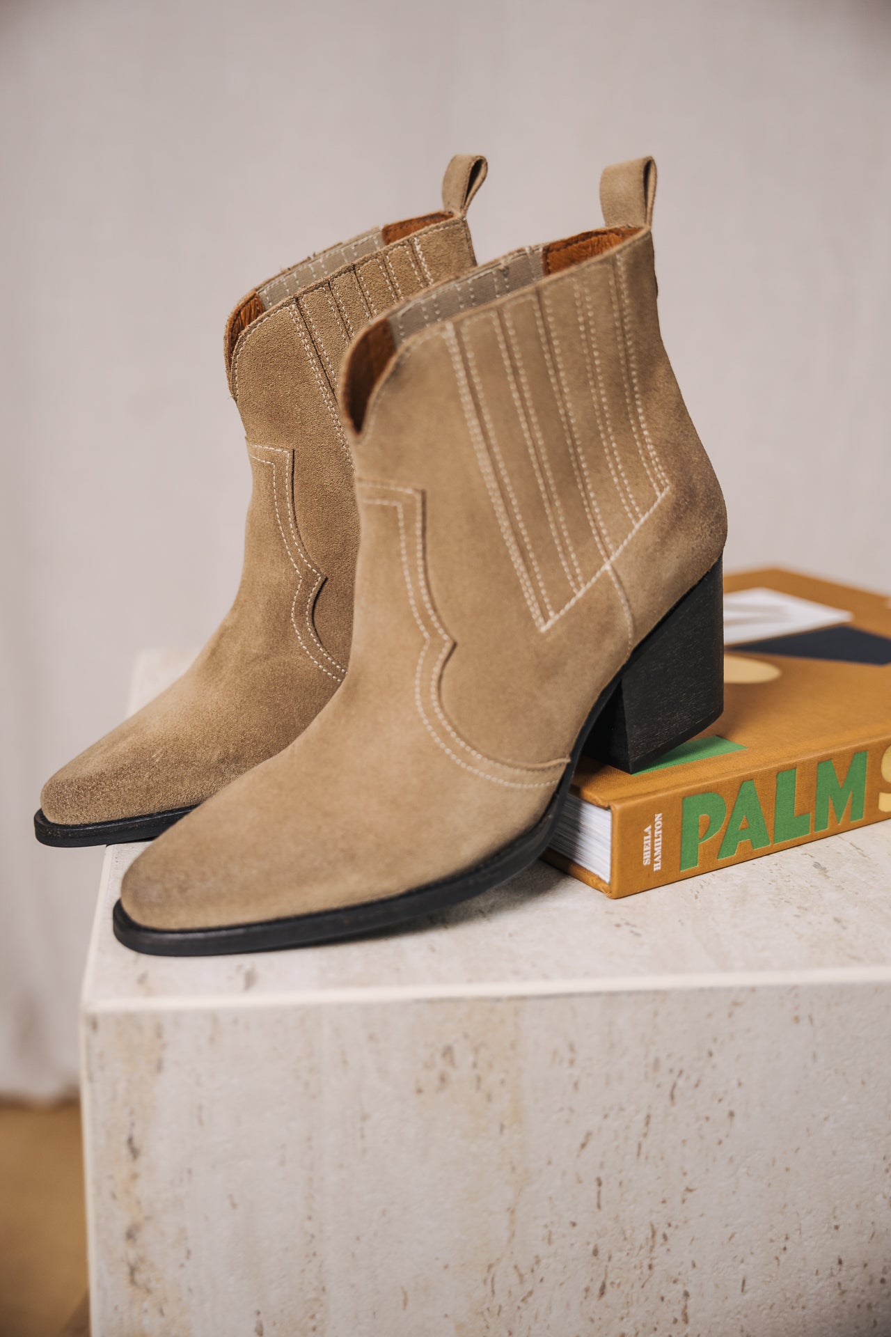   
            

Stiefeletten aus Wildleder Frau Tamara Suede mushroom | Freeman T. Porter
          