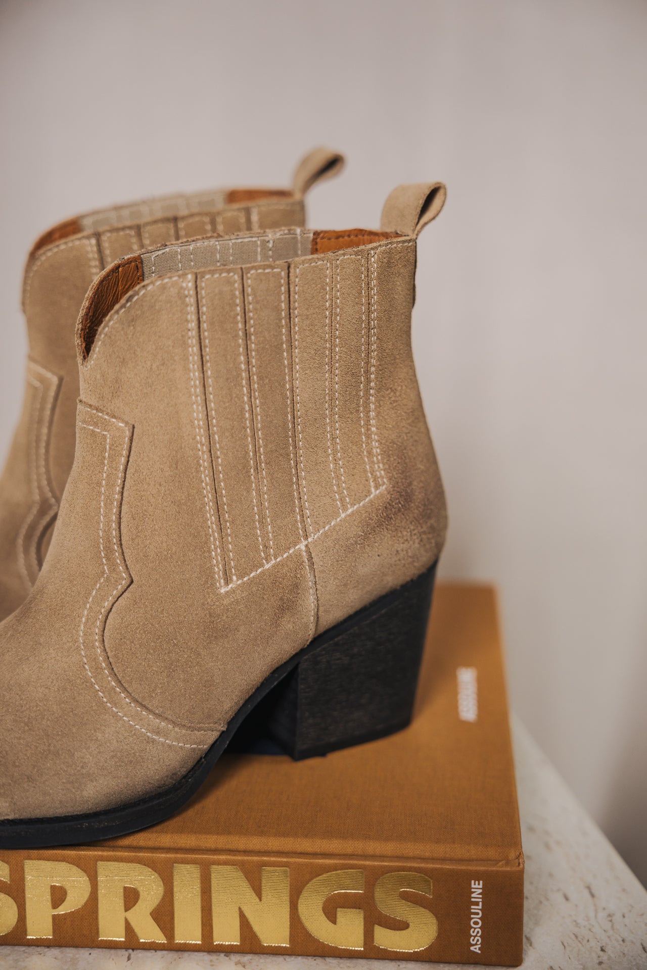 
              

Stiefeletten aus Wildleder Frau Tamara Suede mushroom | Freeman T. Porter
            
