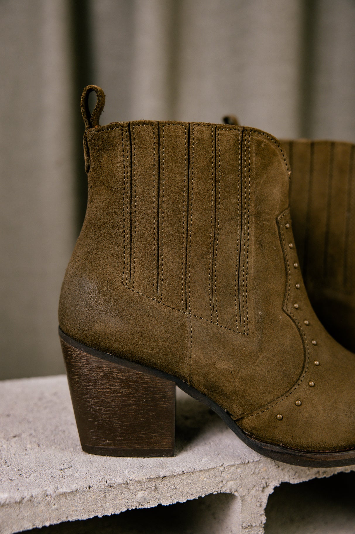 
              

Boots en daim Femme Tamara Studs trebol | Freeman T. Porter
            