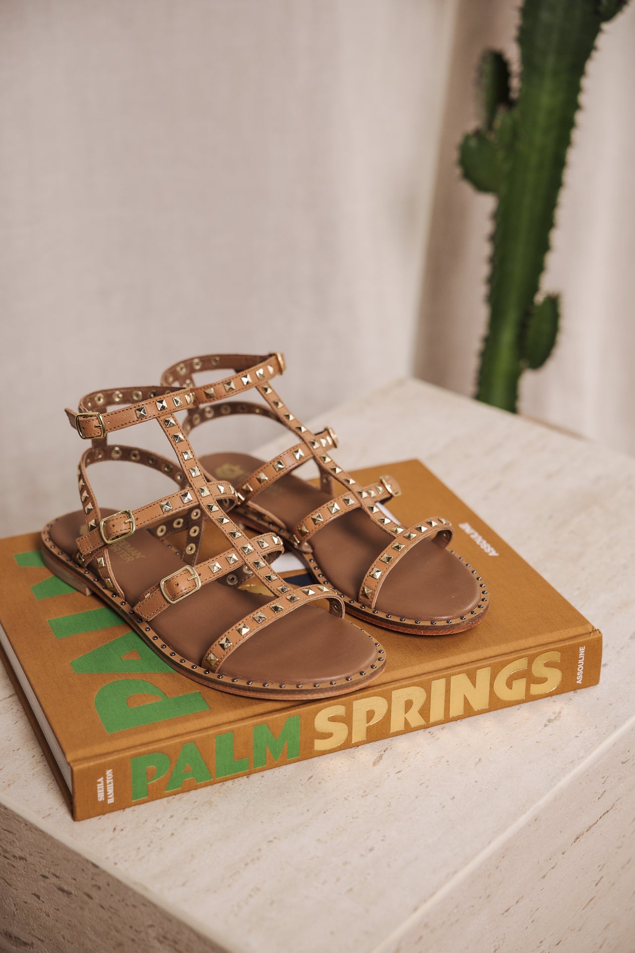 

Studded sandals Woman Pruni camel | Freeman T. Porter