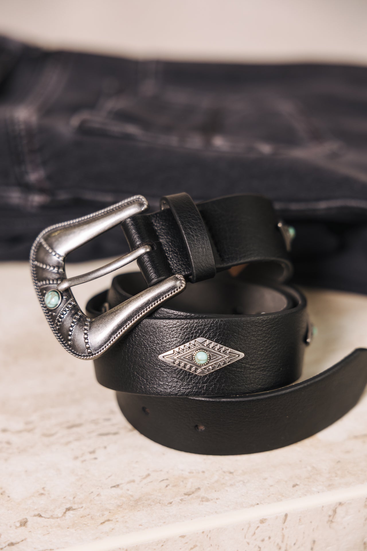 
              

Leather belt Woman Jayla black | Freeman T. Porter
            