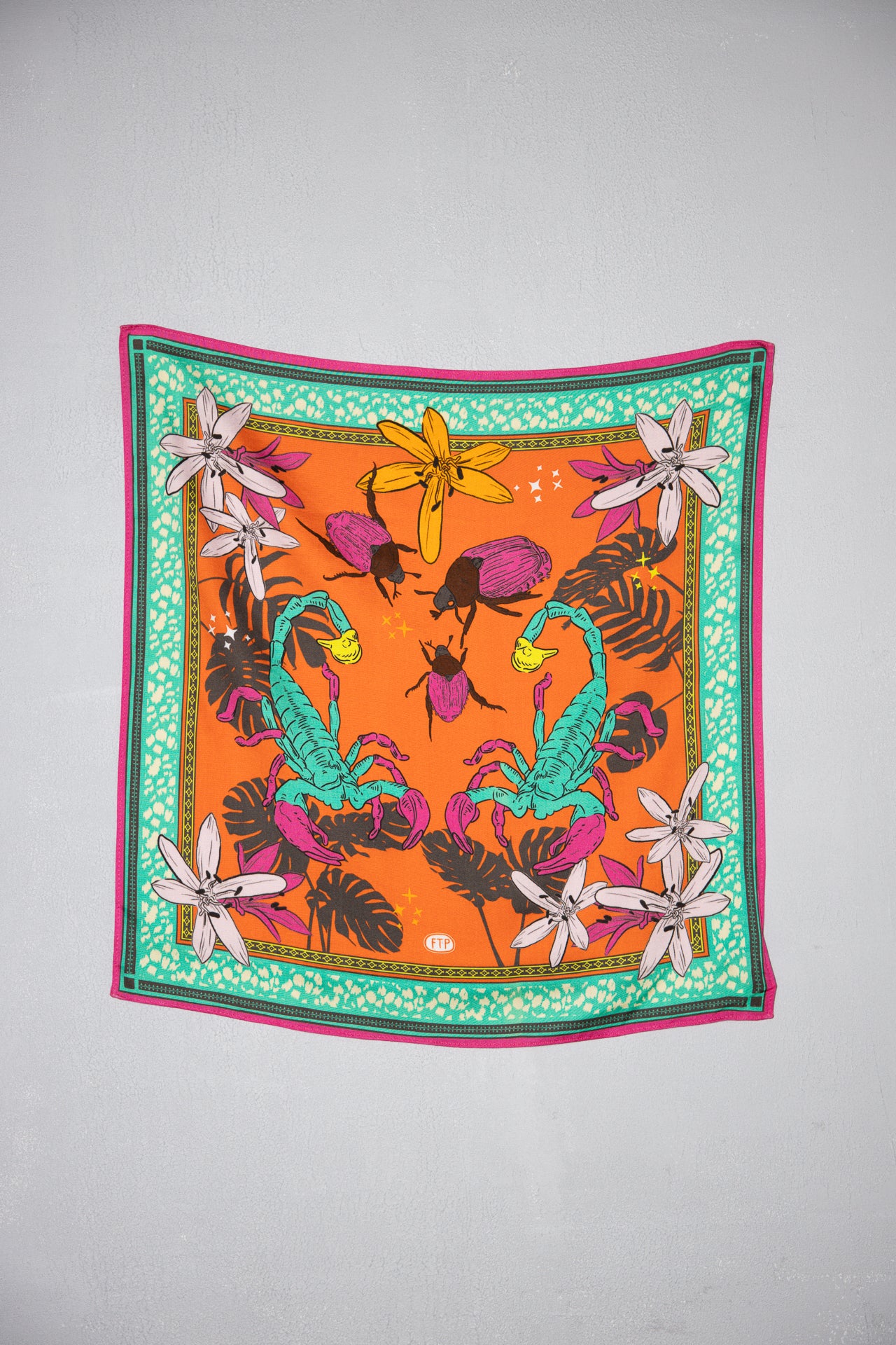   
            

Foulard imprimé Femme Fathia Desert Wildlife Small vibrant orange | Freeman T. Porter
          