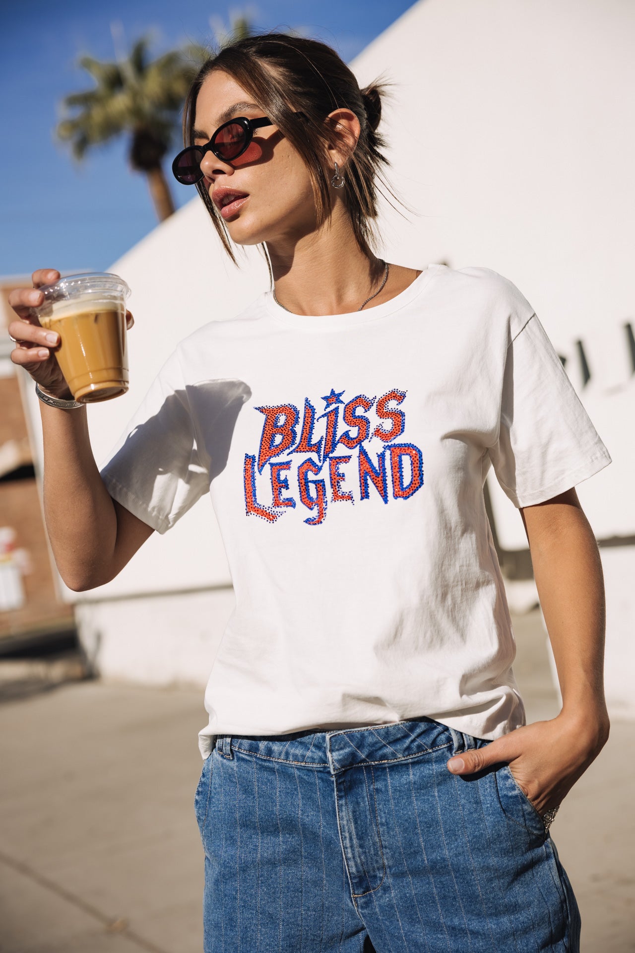 
              

T-shirt imprimé à strass Femme Suria Bliss Legend white | Freeman T. Porter
            