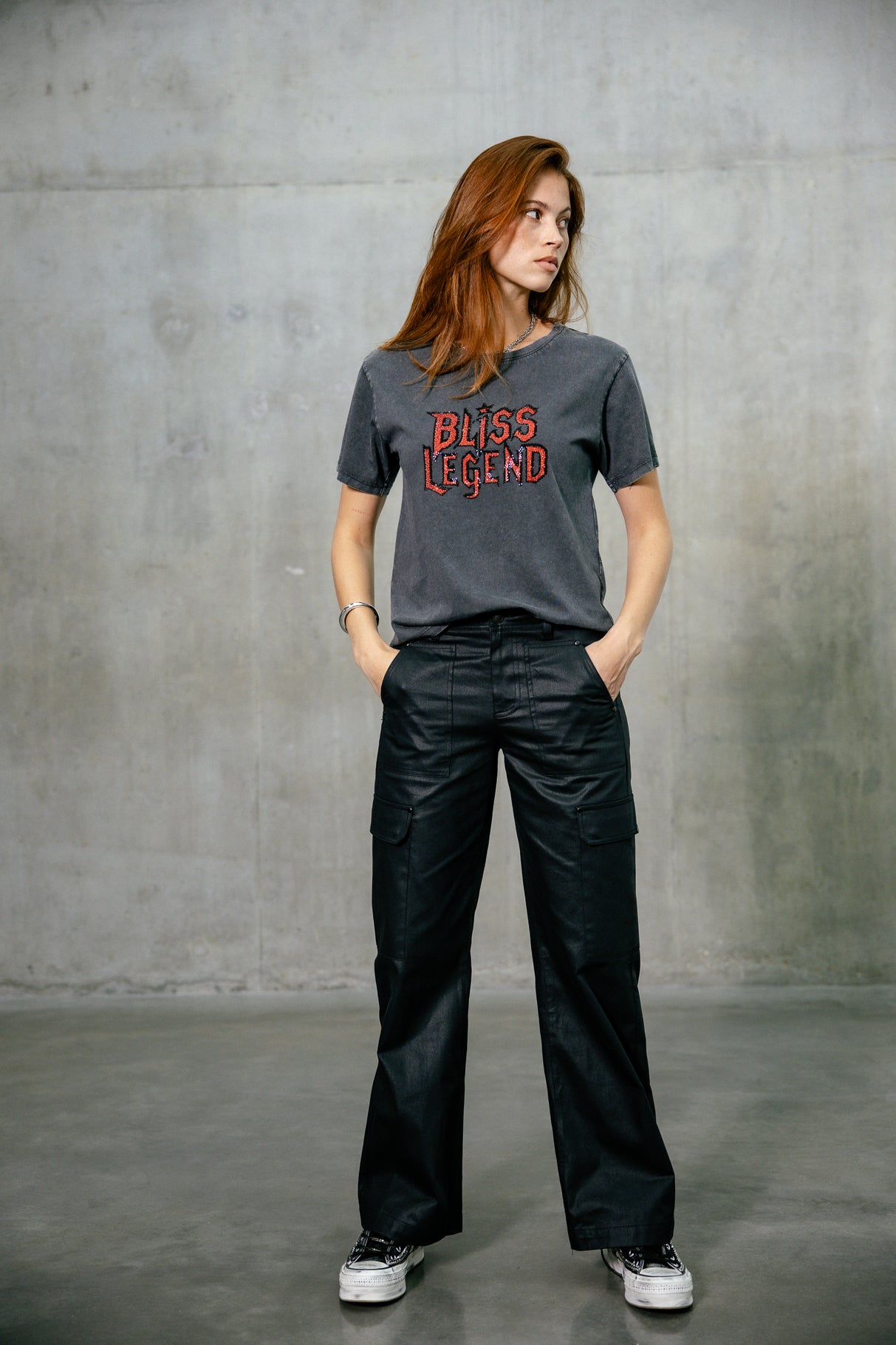 
              

Printed rhinestone T-shirt Woman Suria Bliss Legend carbone | Freeman T. Porter
            