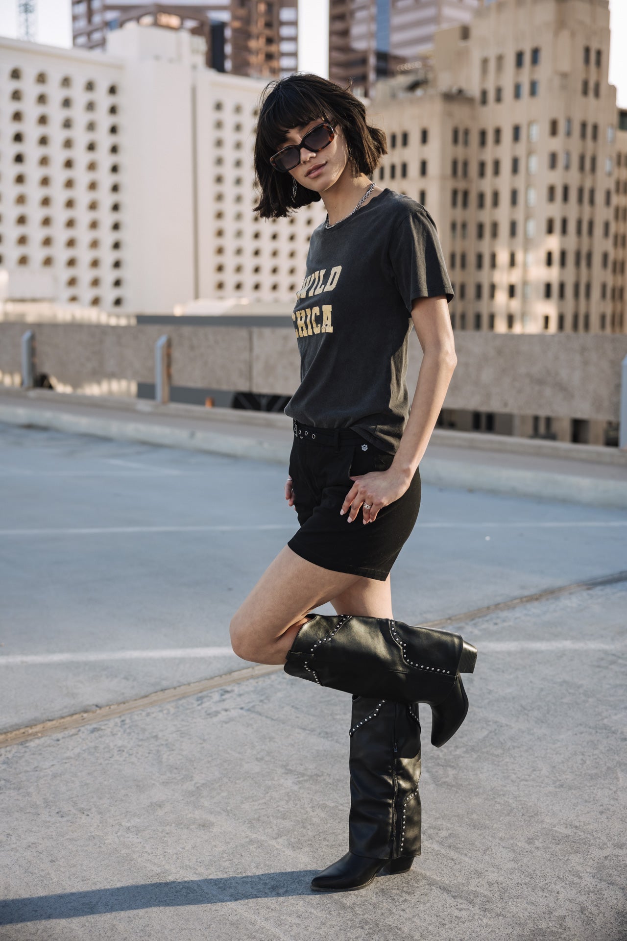 

Printed T-shirt Woman Suria Wild Chica Foil vintage black | Freeman T. Porter
