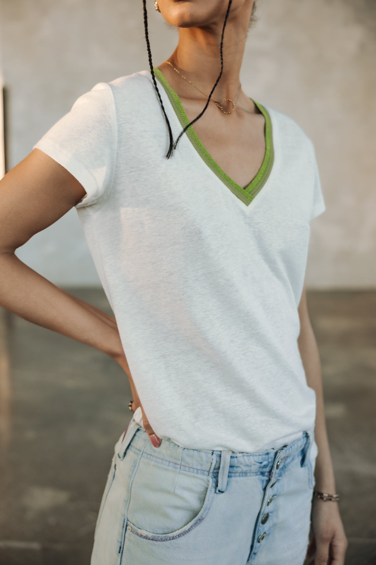 
              

T-shirt col V Femme Taile Ribbon sage | Freeman T. Porter
            