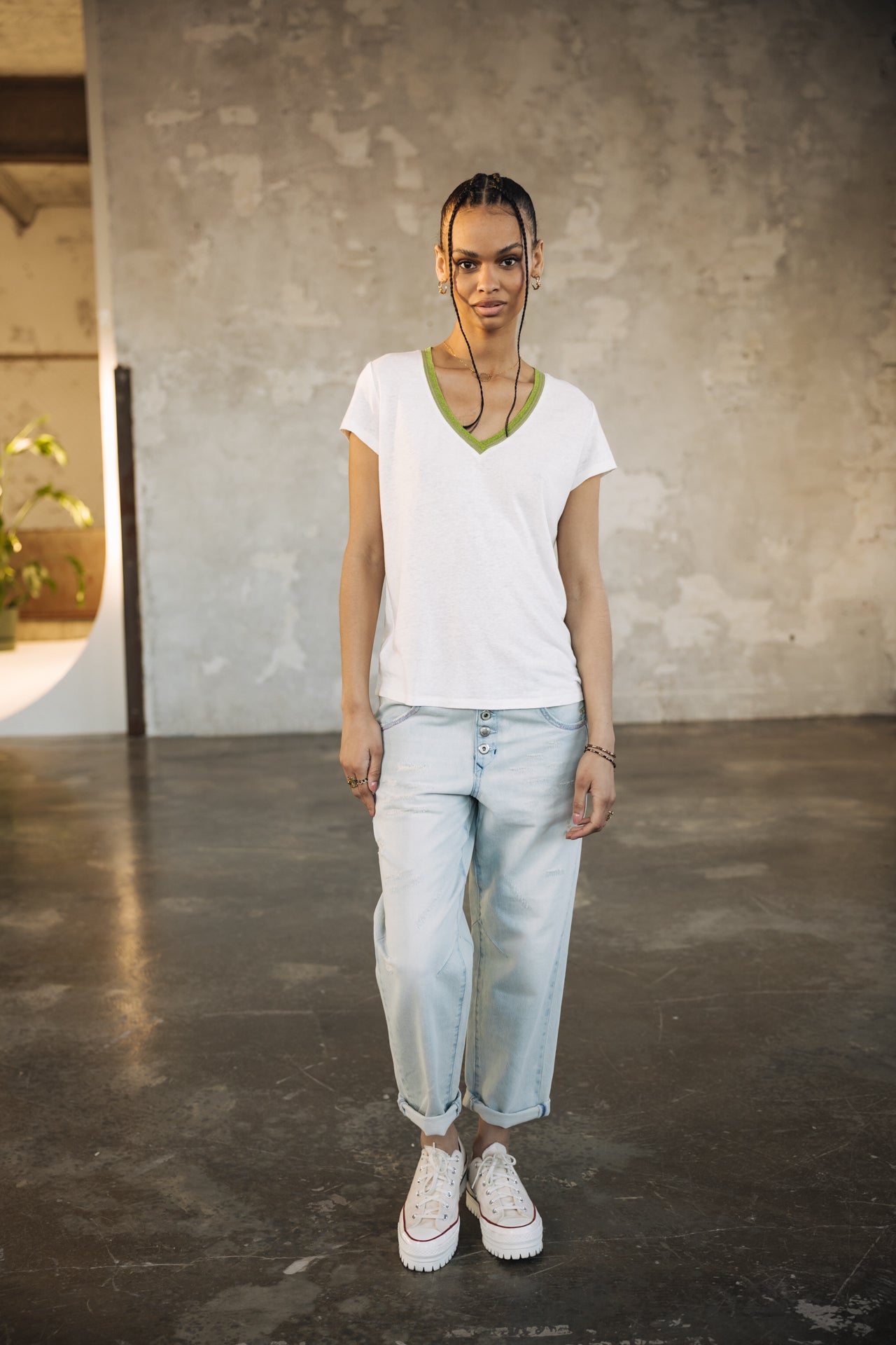 

Camiseta con cuello de pico Mujer Taile Ribbon sage | Freeman T. Porter