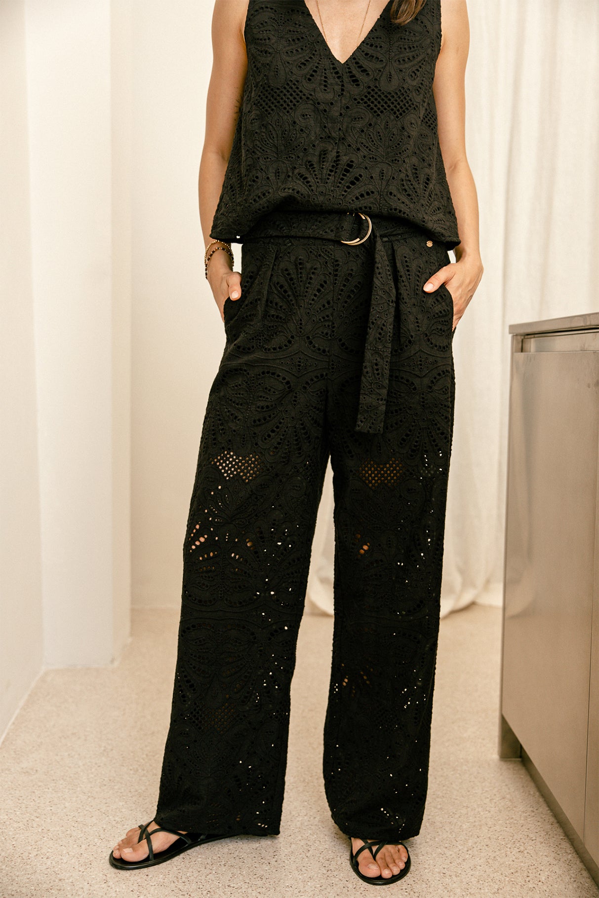 

Combinaison broderie anglaise Femme Carmane Lace black | Freeman T. Porter