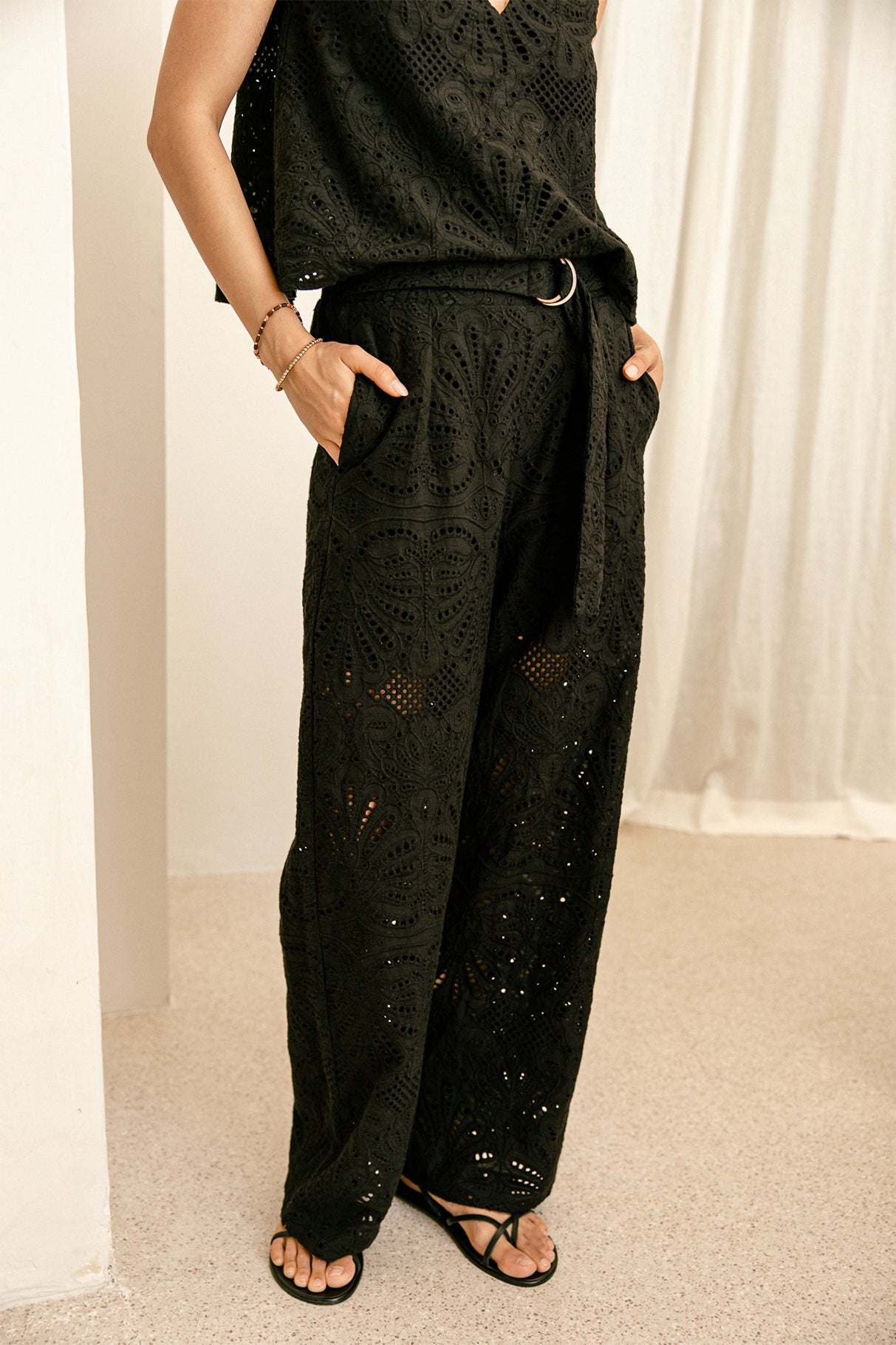 

Combinaison broderie anglaise Femme Carmane Lace black | Freeman T. Porter