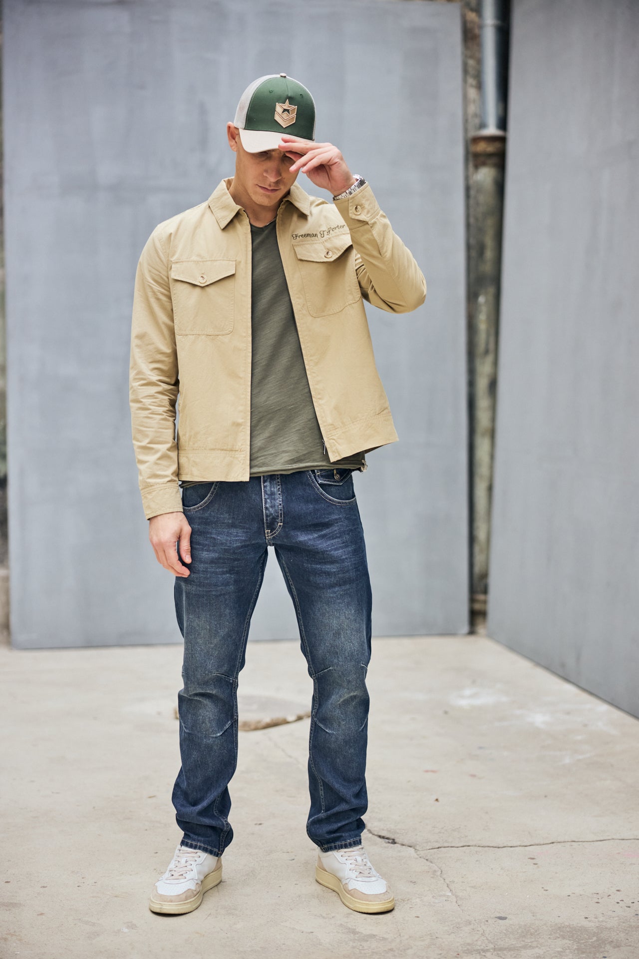 

Veste avec broderie et patch Homme Antonio Trek farm beige | Freeman T. Porter