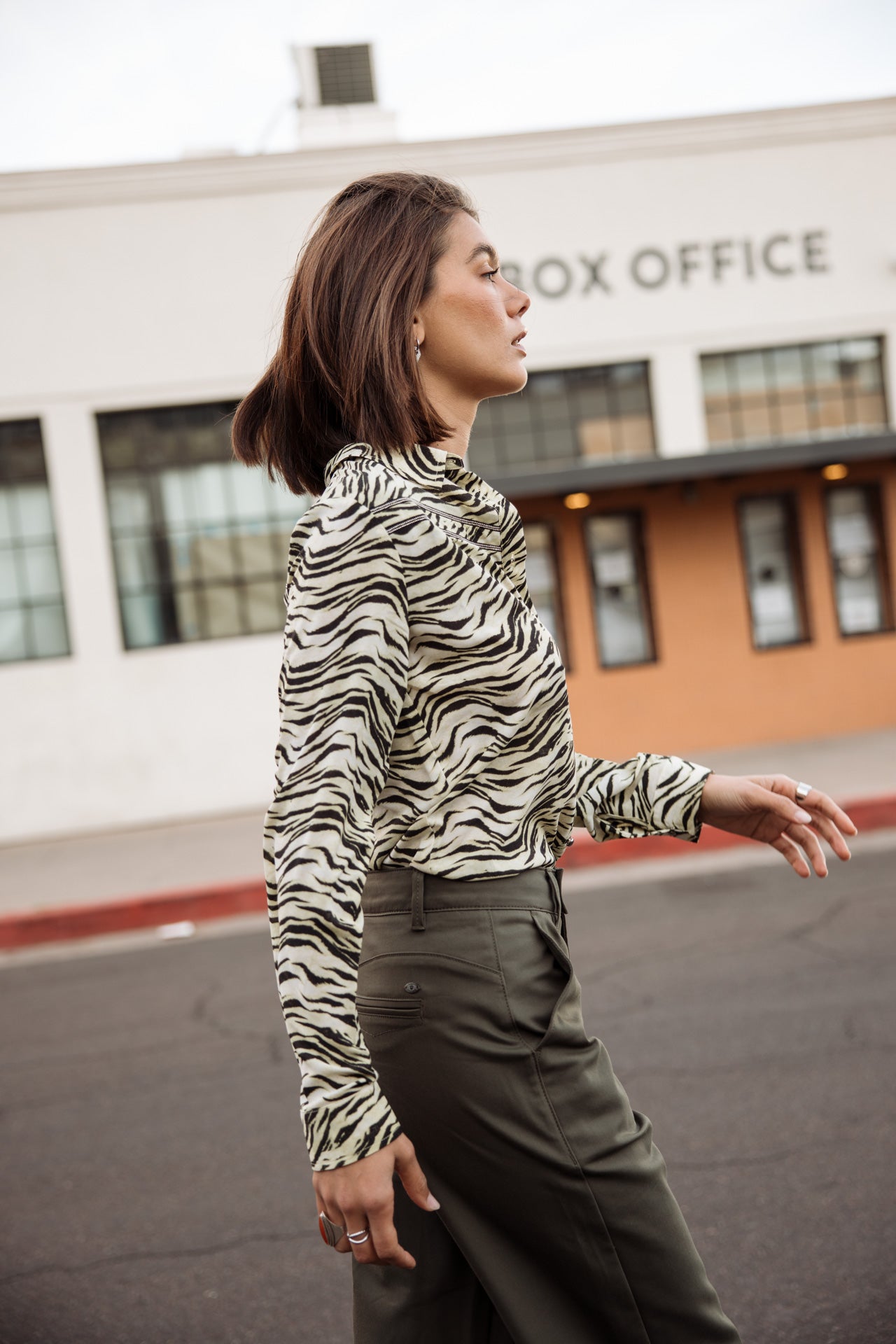 

Chemise détails cloutés Femme Crizia Green Tiger original | Freeman T. Porter