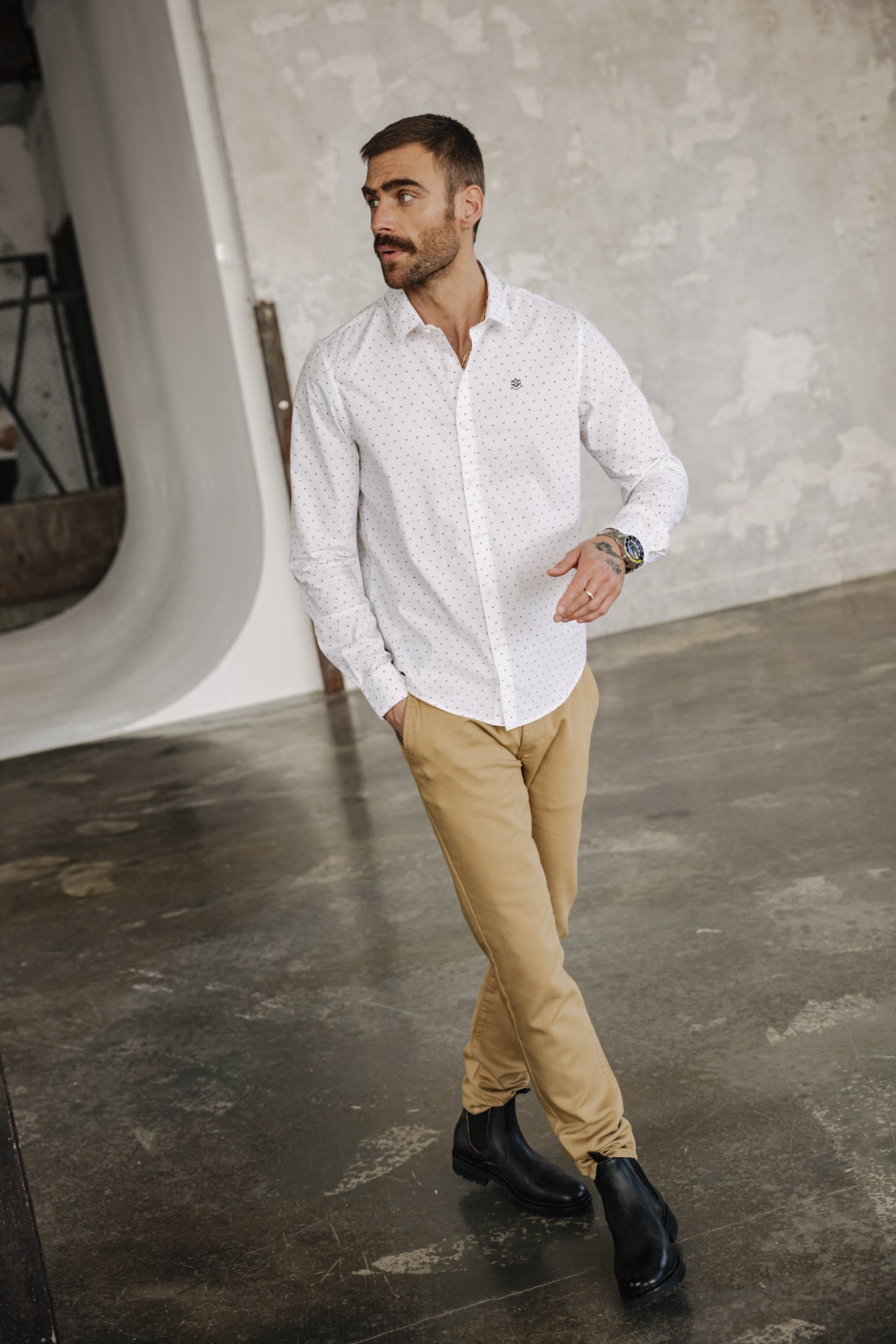 

Eng anliegendes Hemd Mann Yoris Pequenio off white | Freeman T. Porter