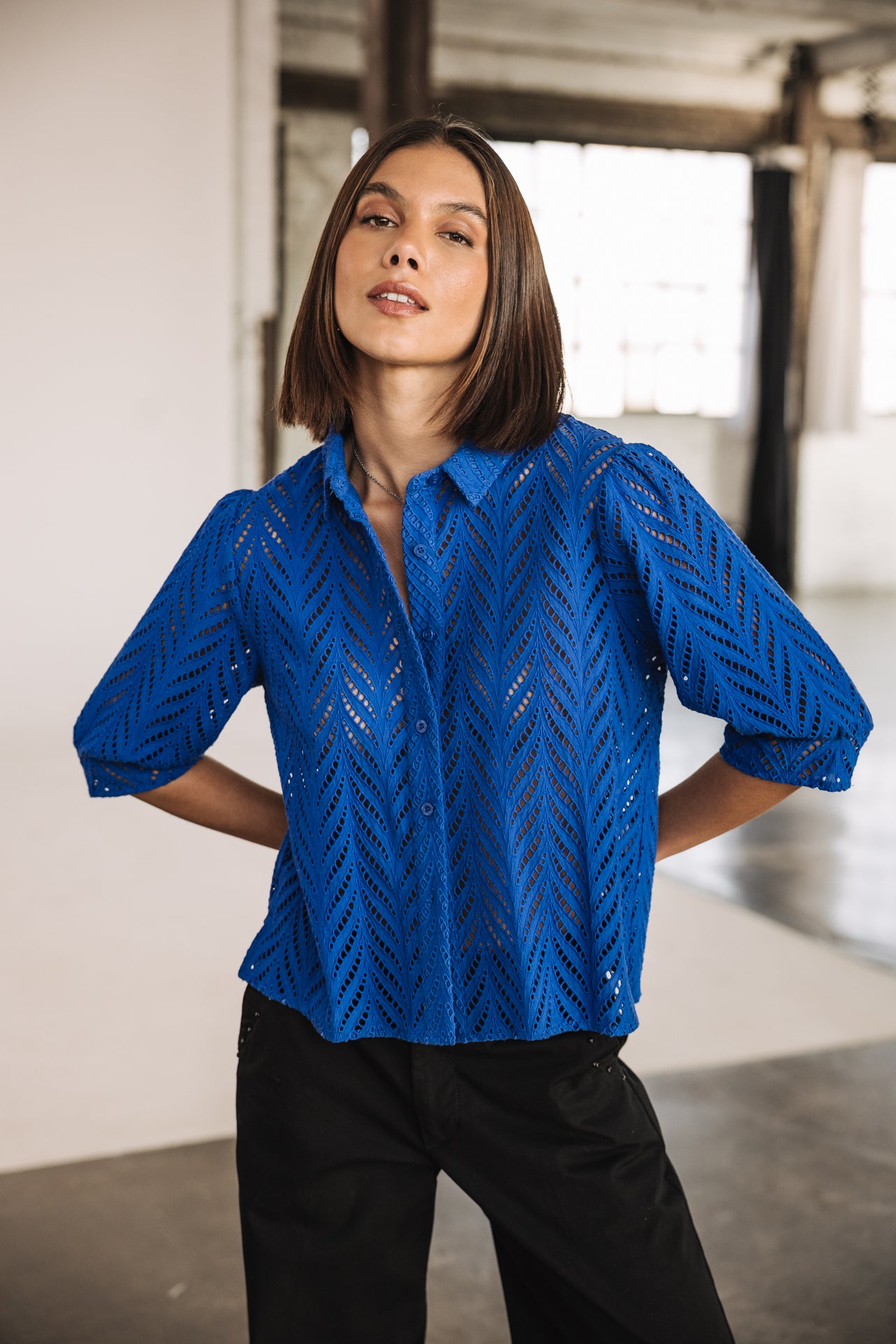 
              

Chemise en broderie anglaise Femme Cresia dazzling blue | Freeman T. Porter
            
