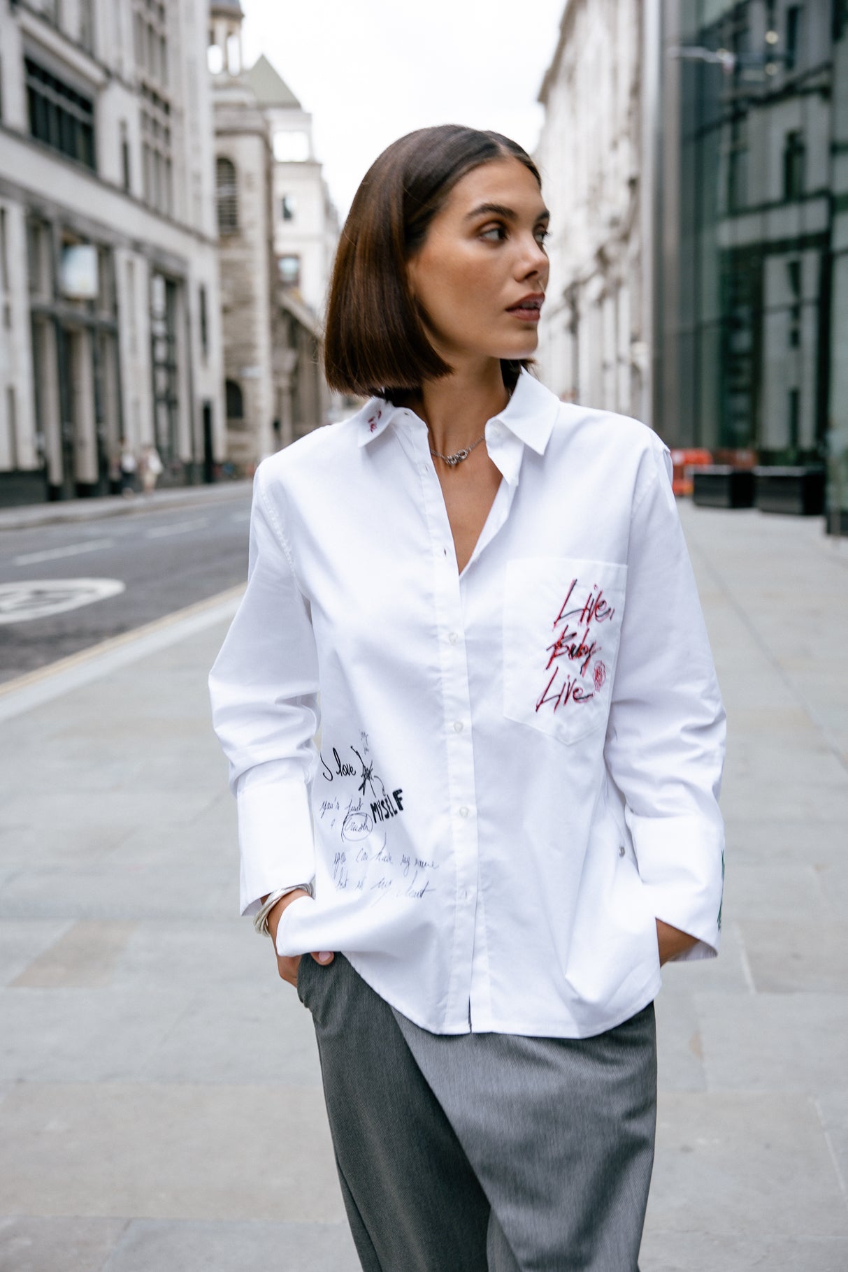   
            

Chemise brodée Femme Chestine Boyfriend Graf snow white | Freeman T. Porter
          