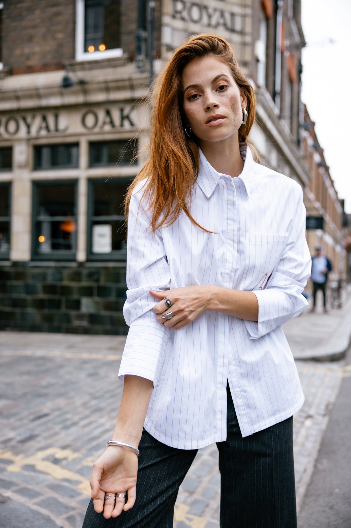
              

Chemise rayée et brodée Femme Chestine Boyfriend white | Freeman T. Porter
            