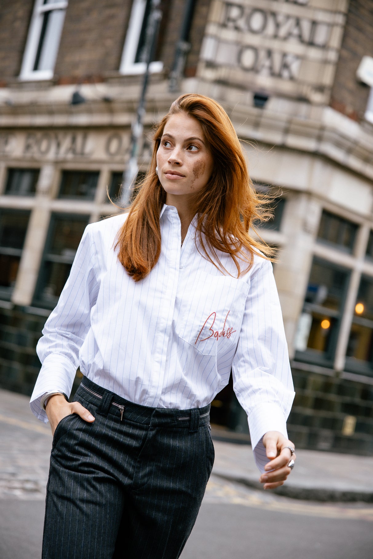 

Camisa a rayas y bordada Mujer Chestine Boyfriend white | Freeman T. Porter