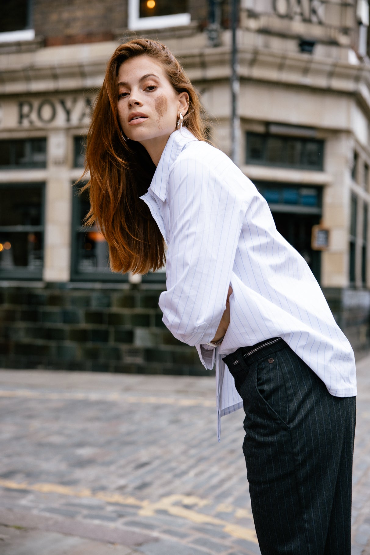 

Camisa a rayas y bordada Mujer Chestine Boyfriend white | Freeman T. Porter