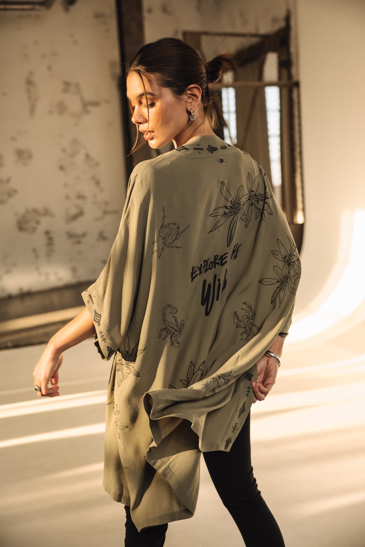 

Kimono estampado Mujer Kanna Sahara Trip deep lichen green | Freeman T. Porter