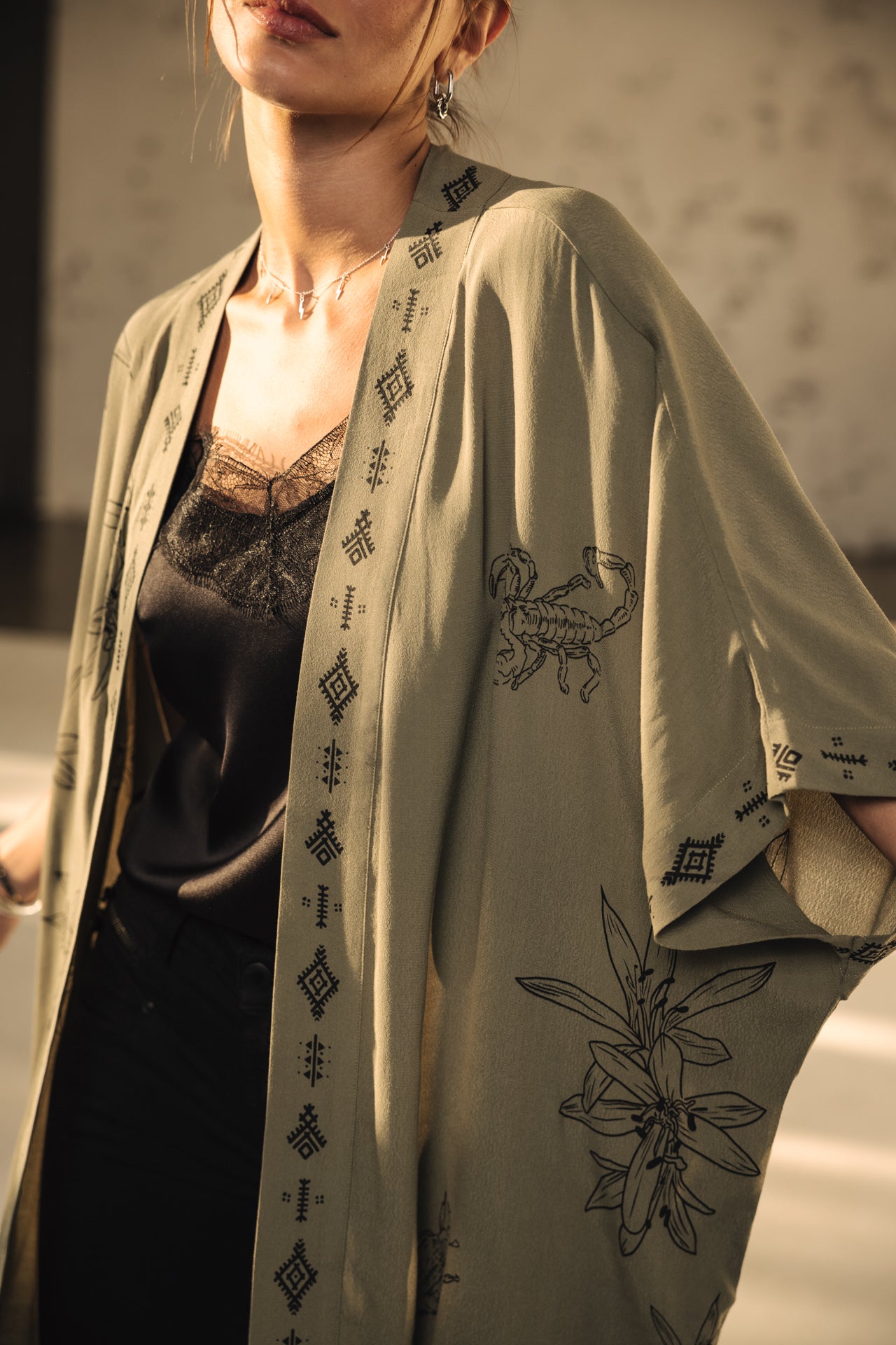 

Kimono estampado Mujer Kanna Sahara Trip deep lichen green | Freeman T. Porter