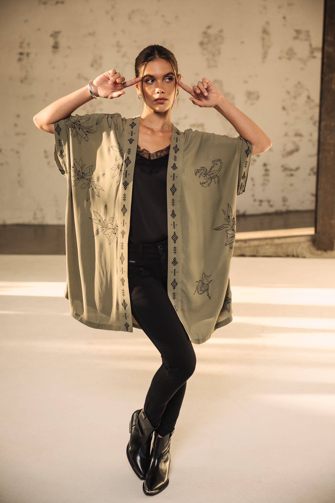 

Kimono estampado Mujer Kanna Sahara Trip deep lichen green | Freeman T. Porter