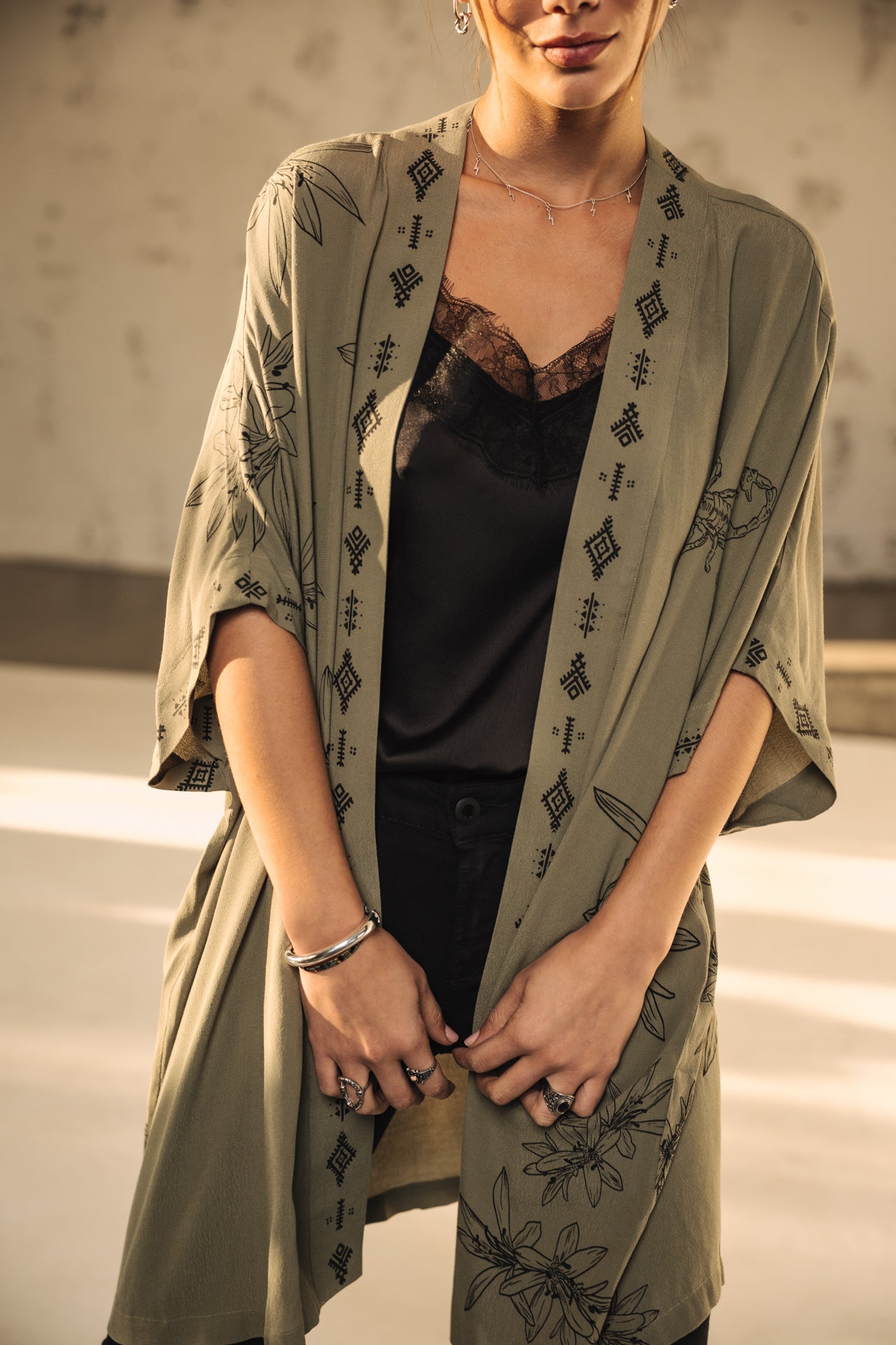 

Kimono estampado Mujer Kanna Sahara Trip deep lichen green | Freeman T. Porter