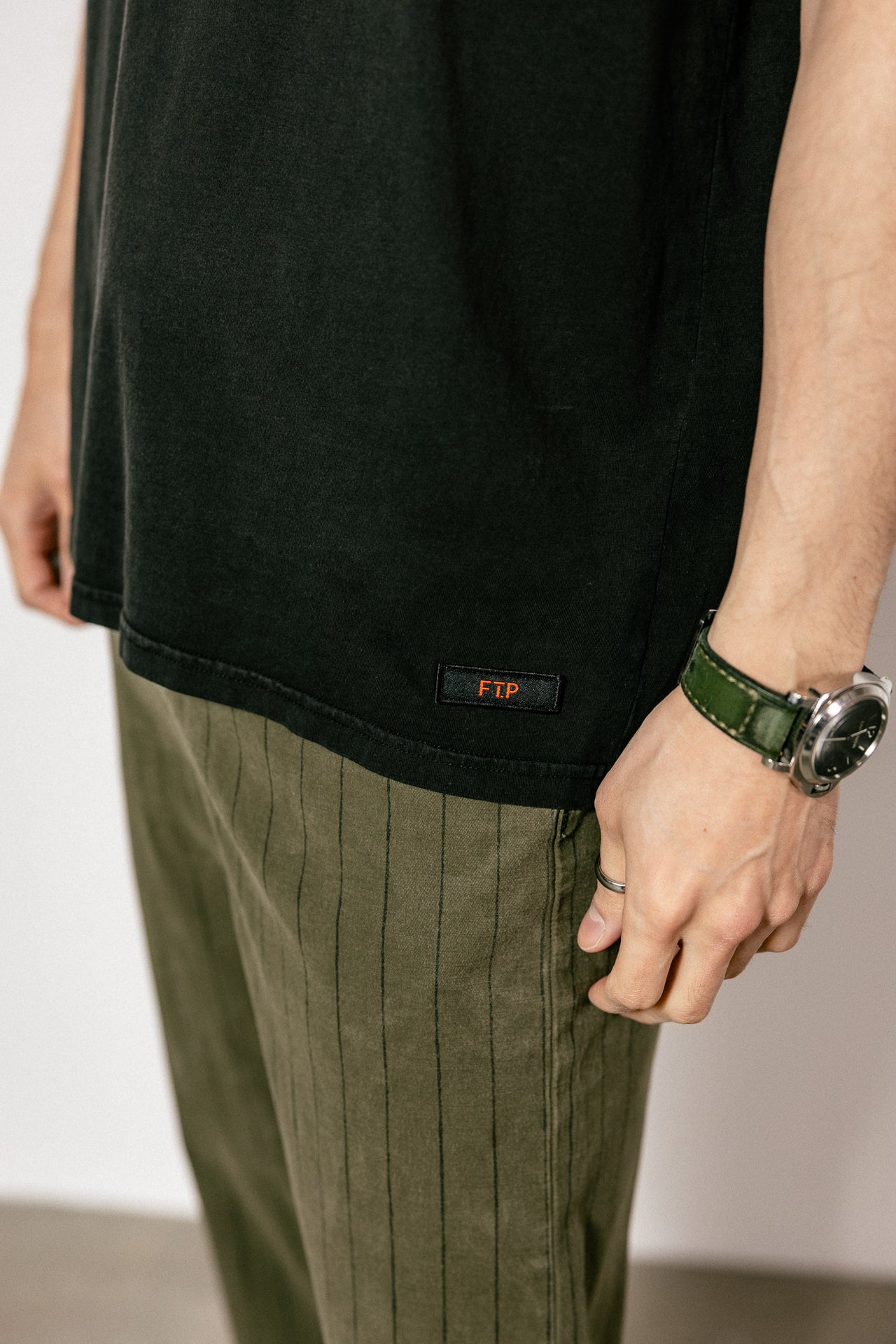 

Straight fit T-Shirt Men Chuck River pirate black | Freeman T. Porter