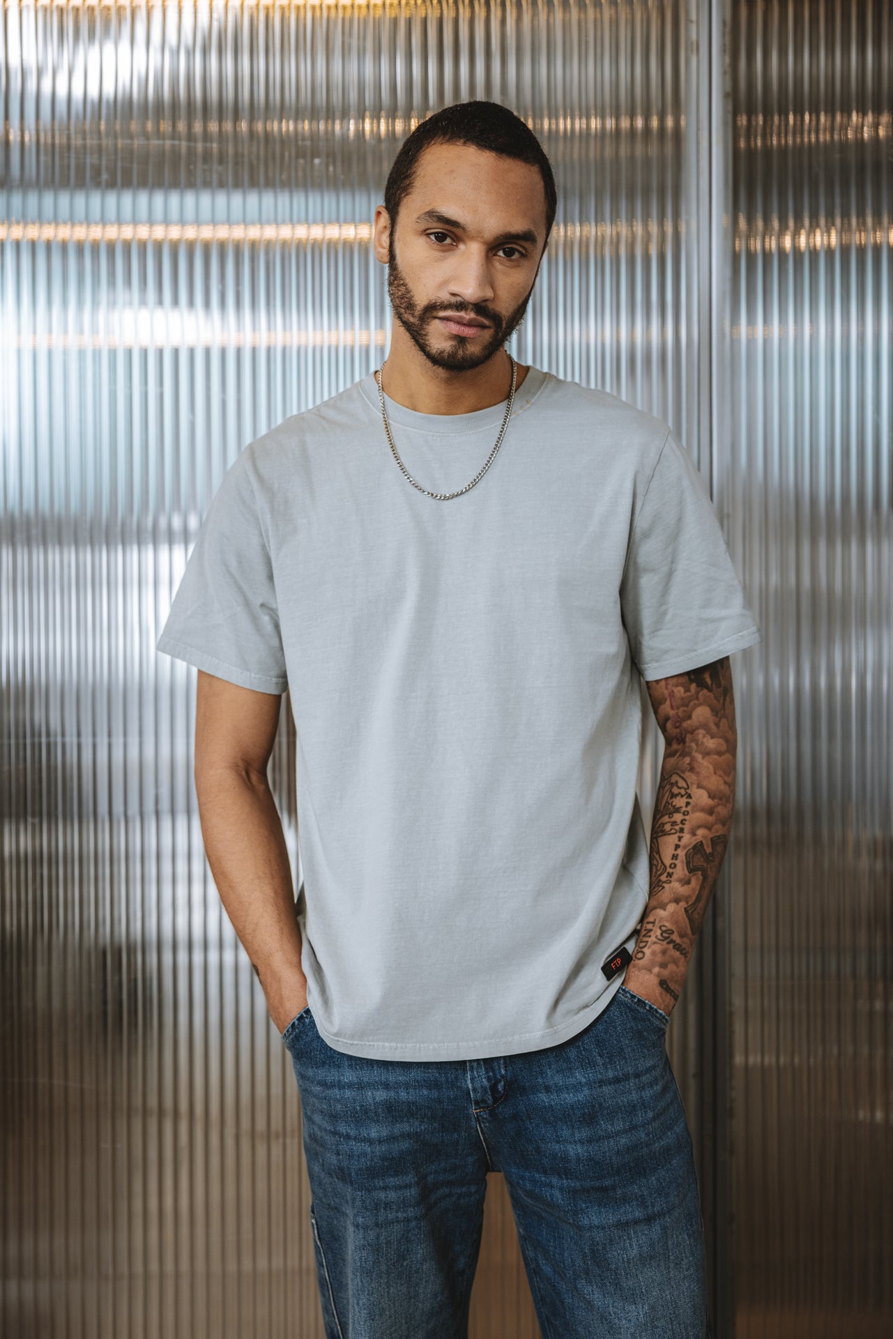 

T-shirt droit Homme Chuck River mercury | Freeman T. Porter