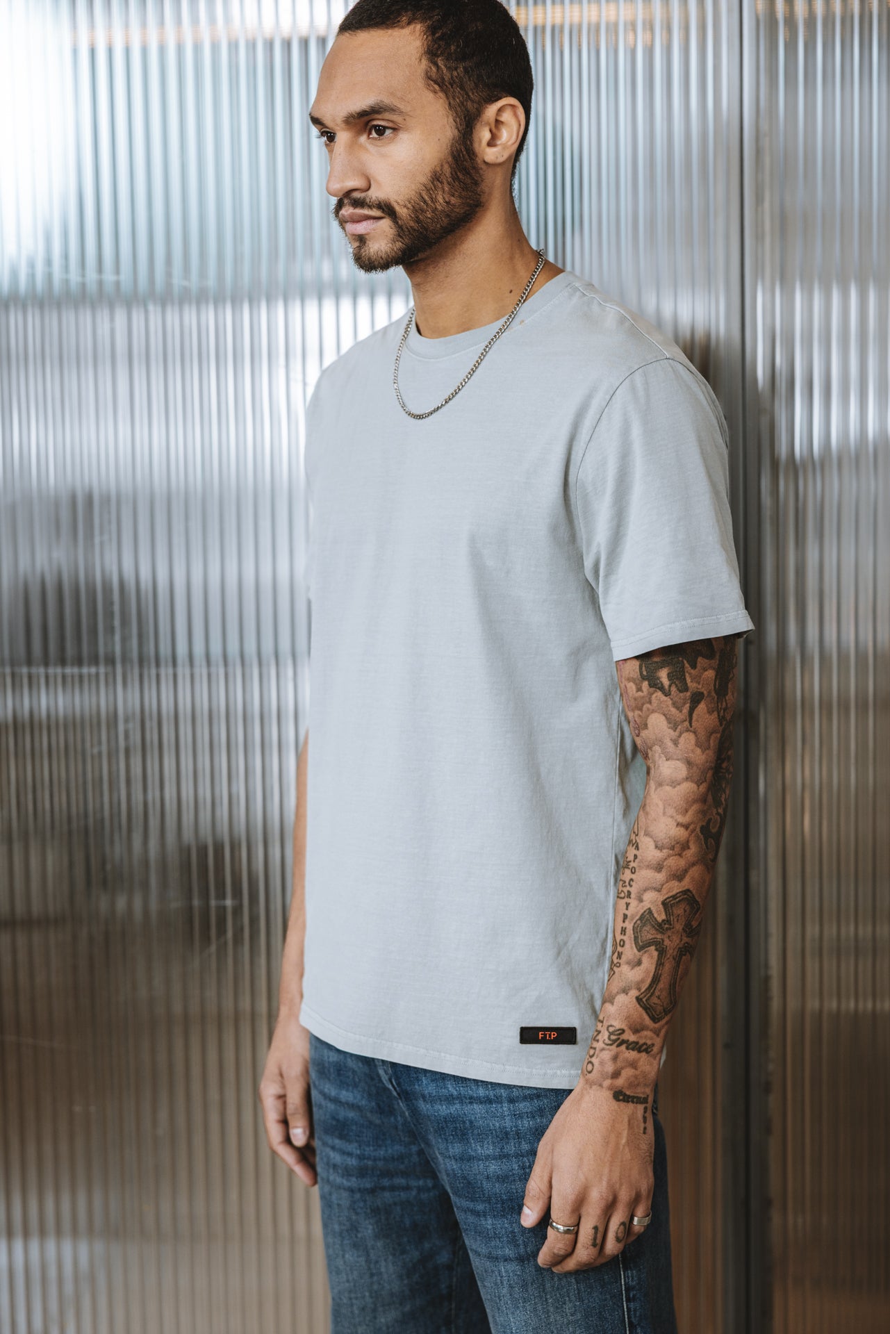 

T-shirt droit Homme Chuck River mercury | Freeman T. Porter