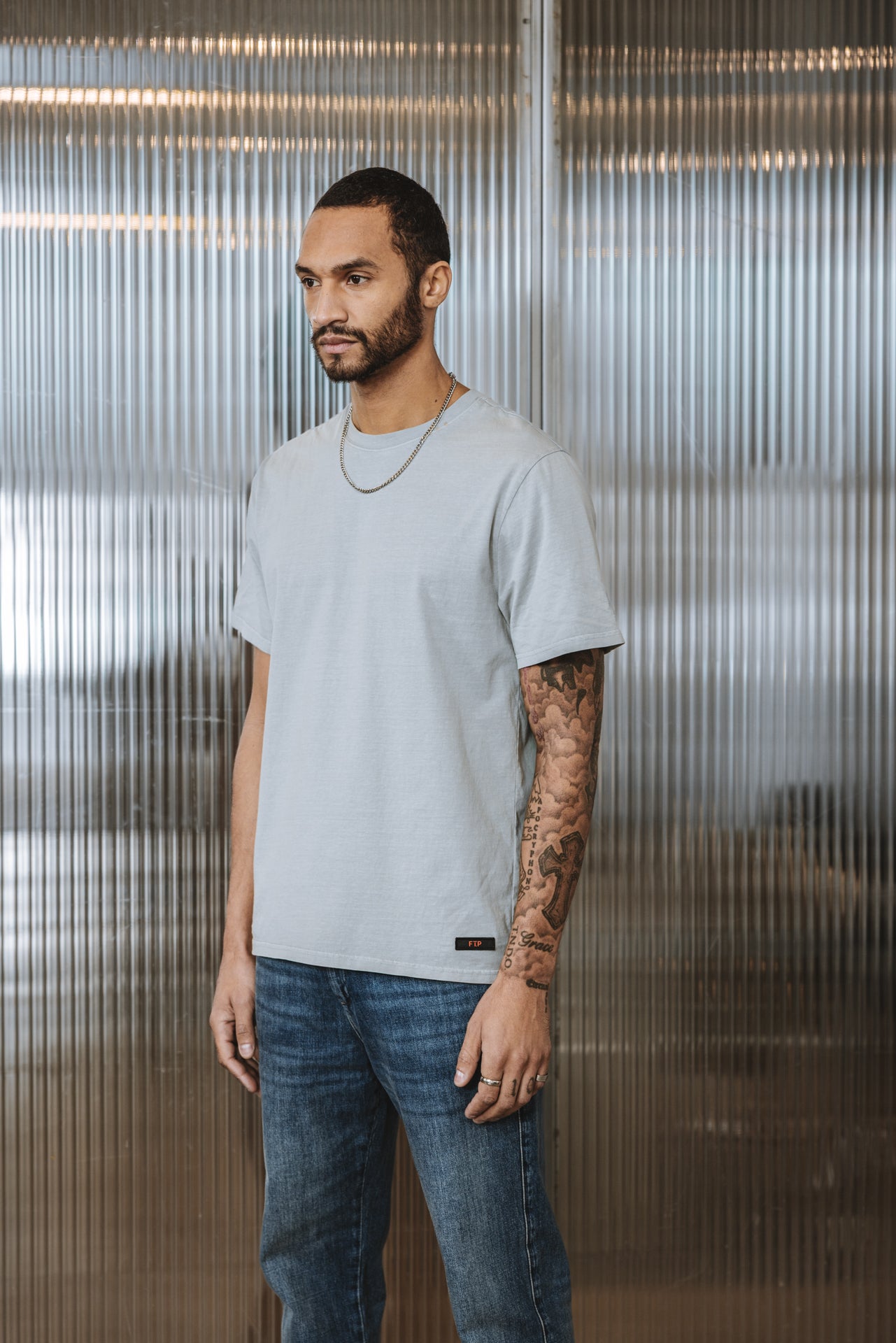 

T-shirt droit Homme Chuck River mercury | Freeman T. Porter