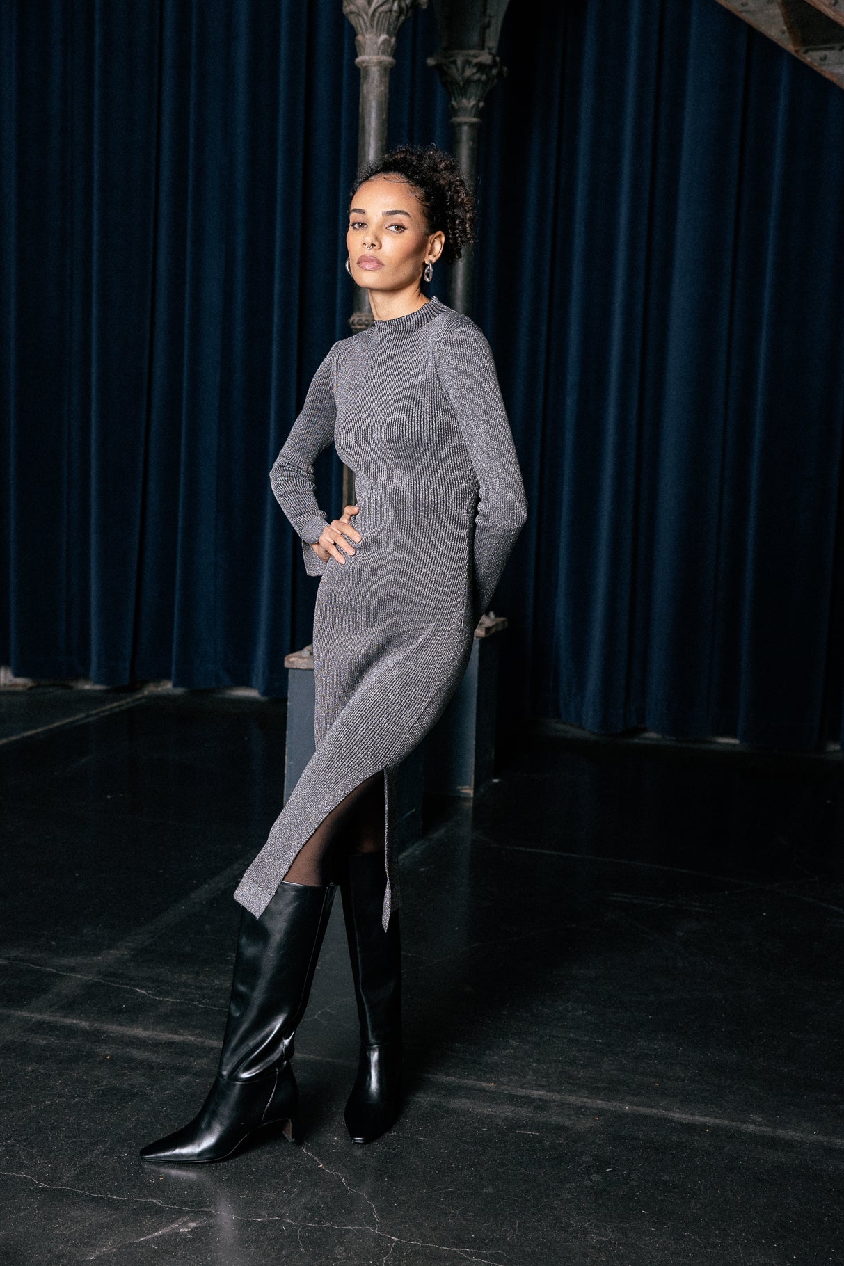   
            

Long Robel with lurex Women Toriane carbone | Freeman T. Porter
          