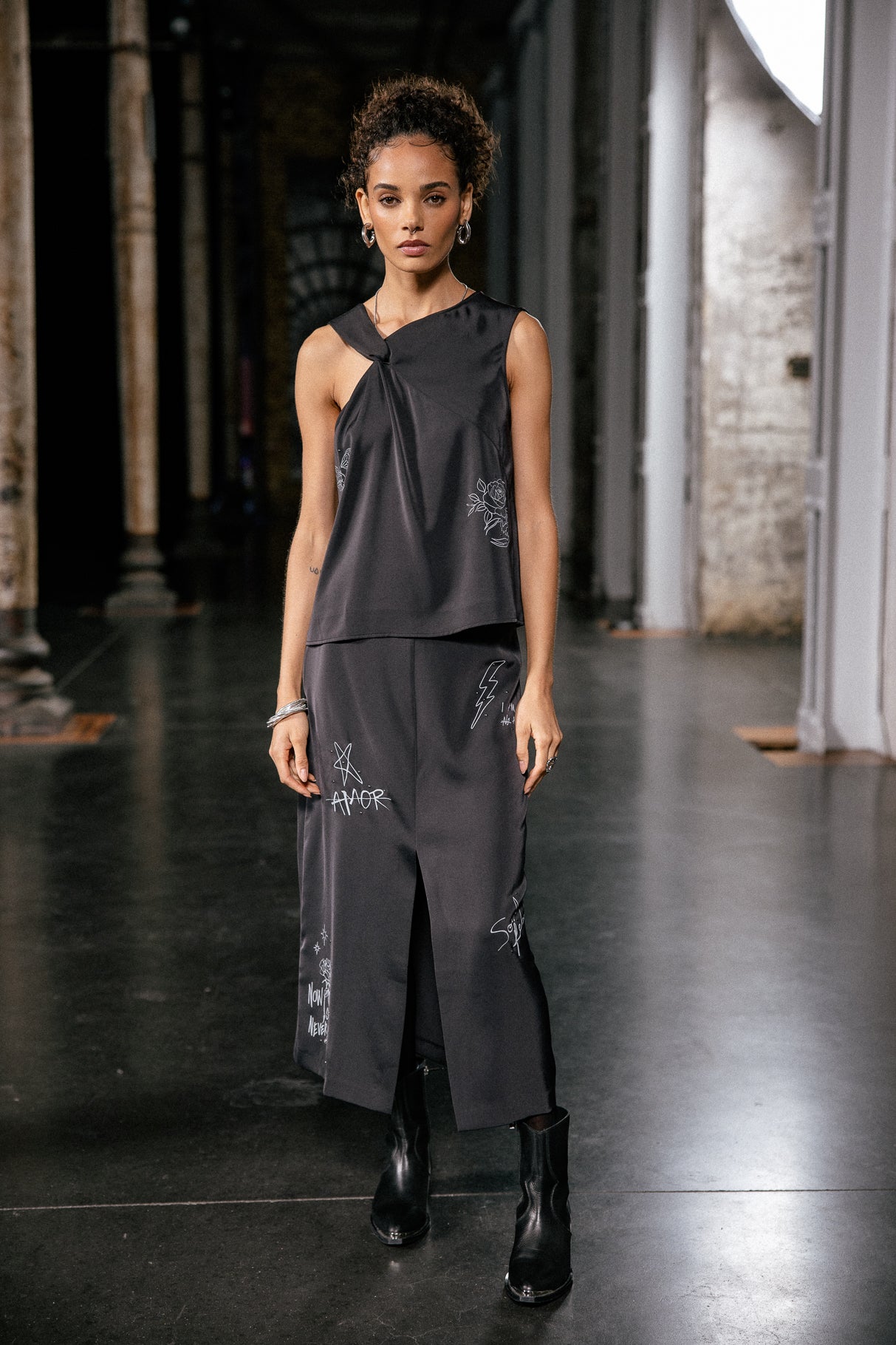   
            

Satin skirt Women Jossina Symbol black | Freeman T. Porter
          