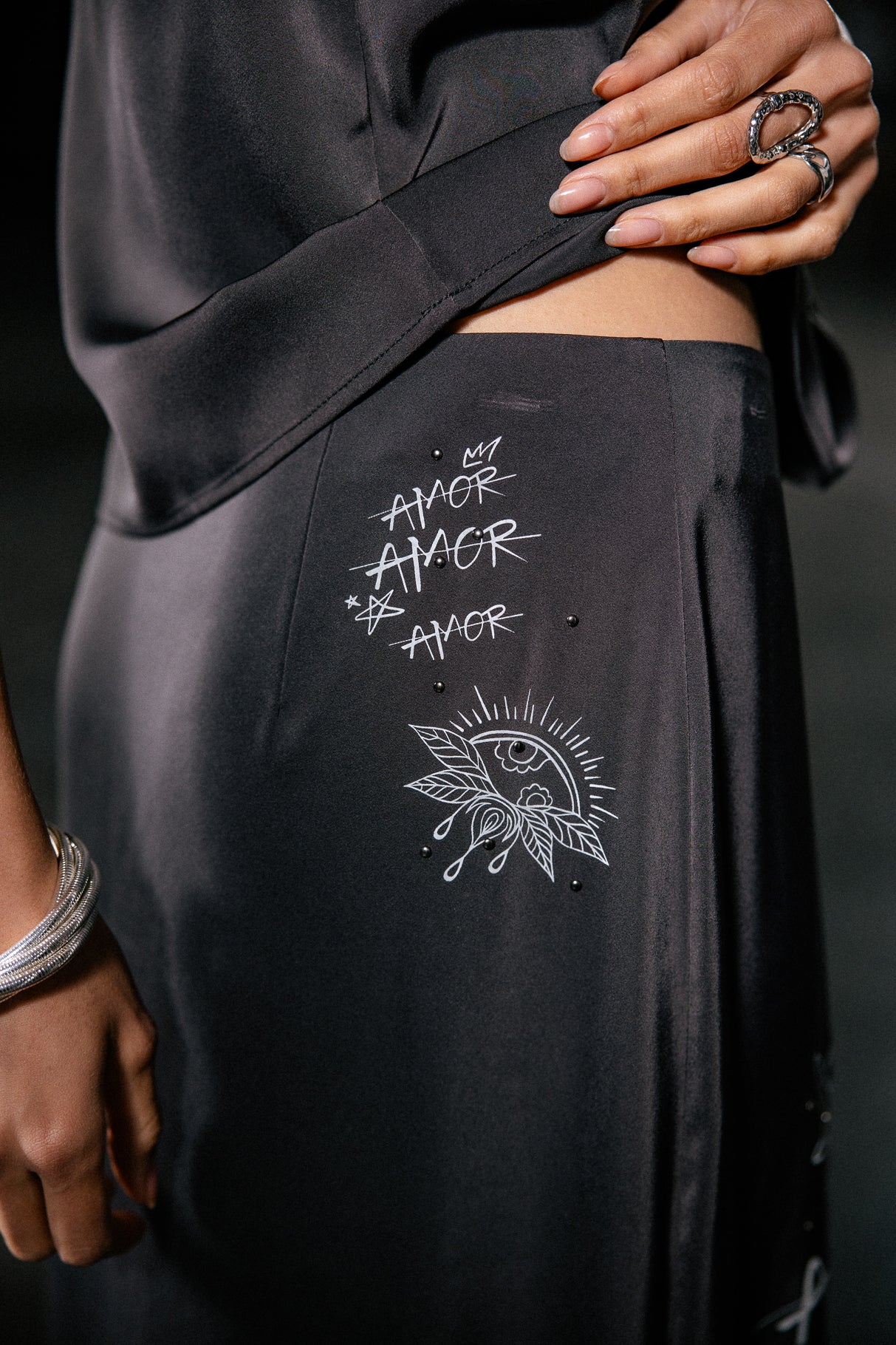 

Jupe en satin Femme Jossina Symbol black | Freeman T. Porter