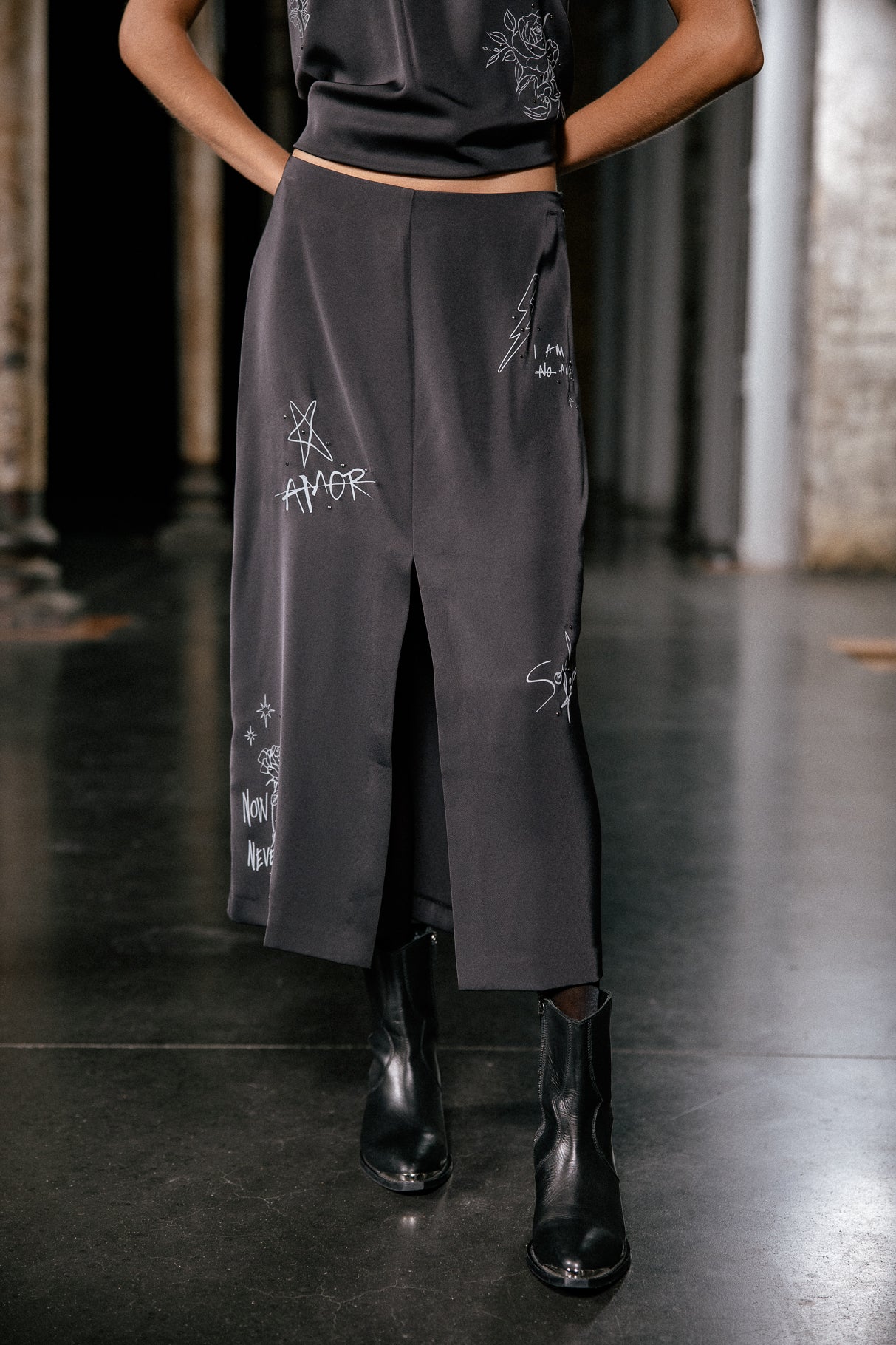 

Jupe en satin Femme Jossina Symbol black | Freeman T. Porter